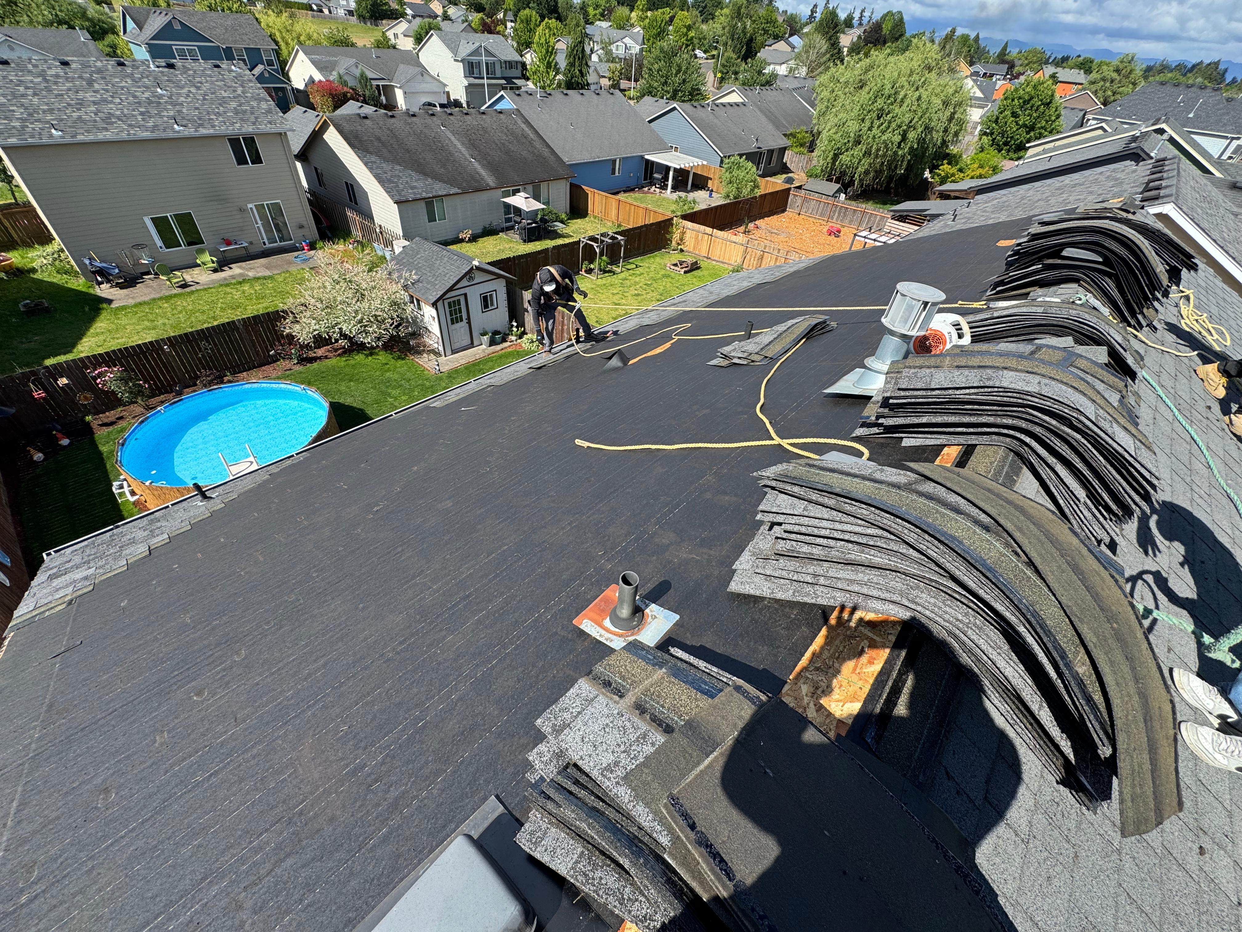 J & R Roofing & Construction LLC
