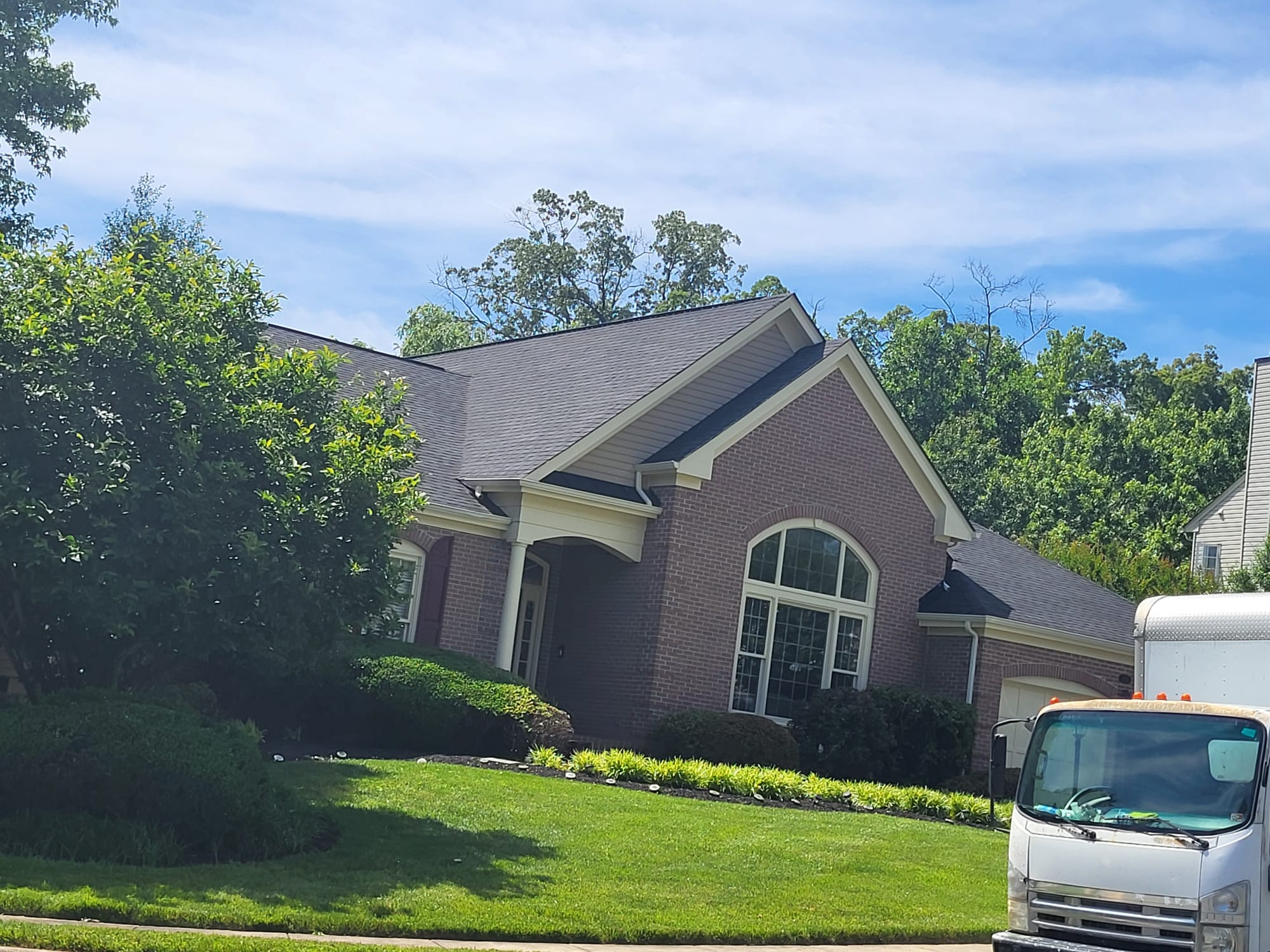 Perez' Lawn Care Services LLC featured