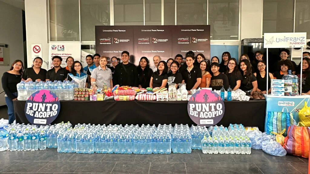 Equipo Voluntario de la Fundación Unifranz