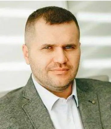 רוֹמָן