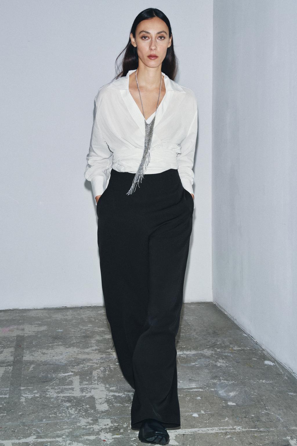 Pantalon tiro alto.