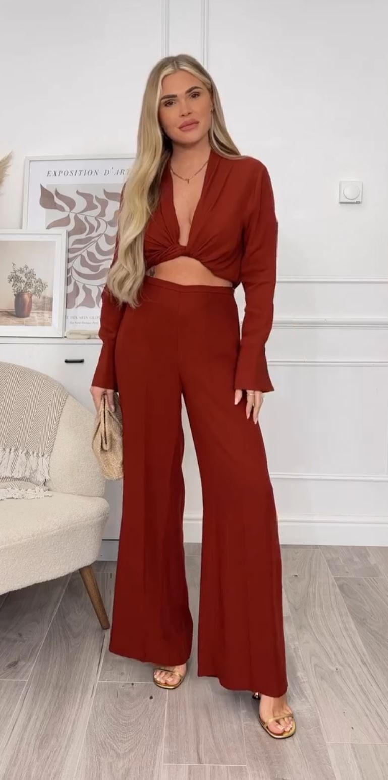 Pantalon color marron rojizo