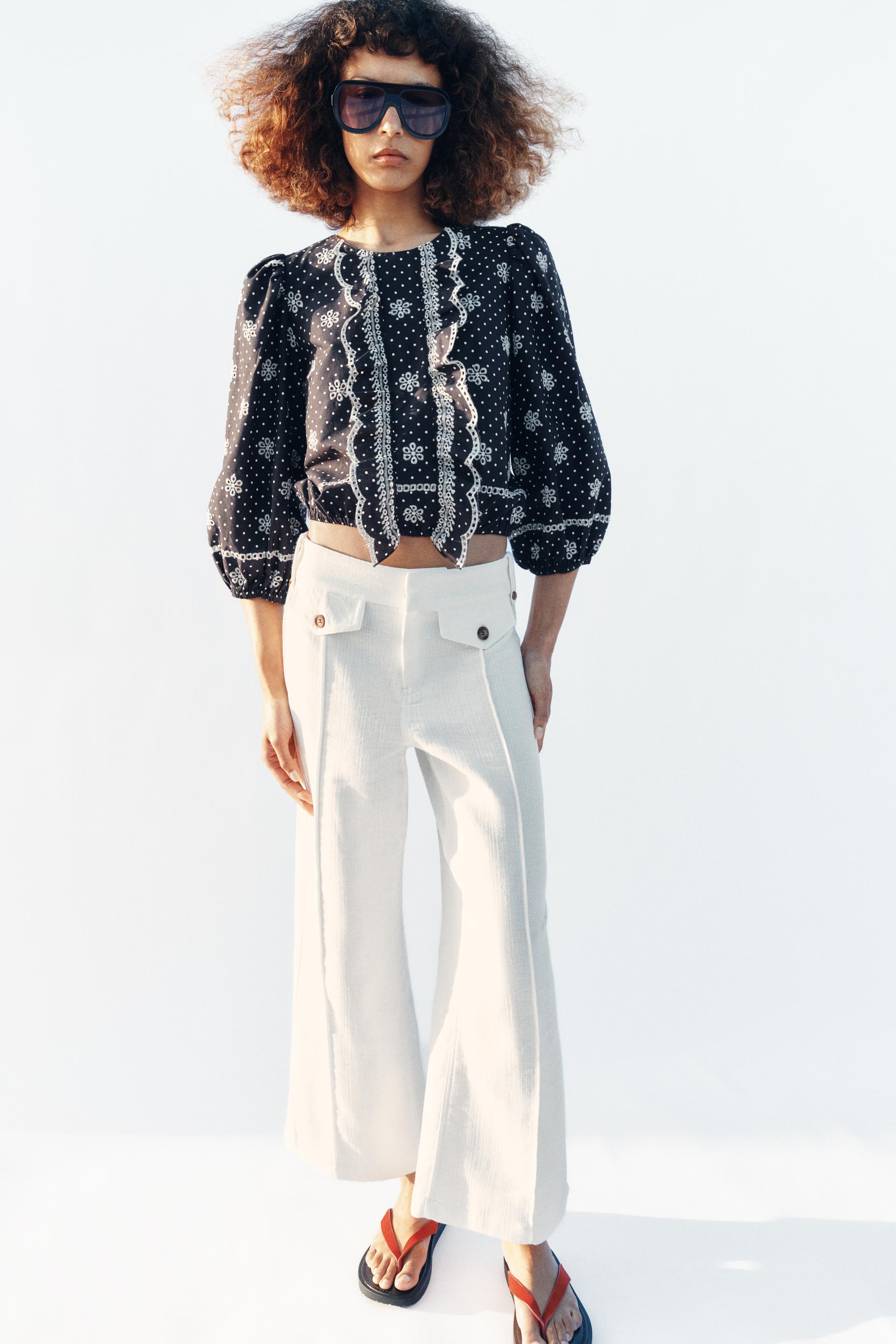 Blusa Lunares Bordados Perforados