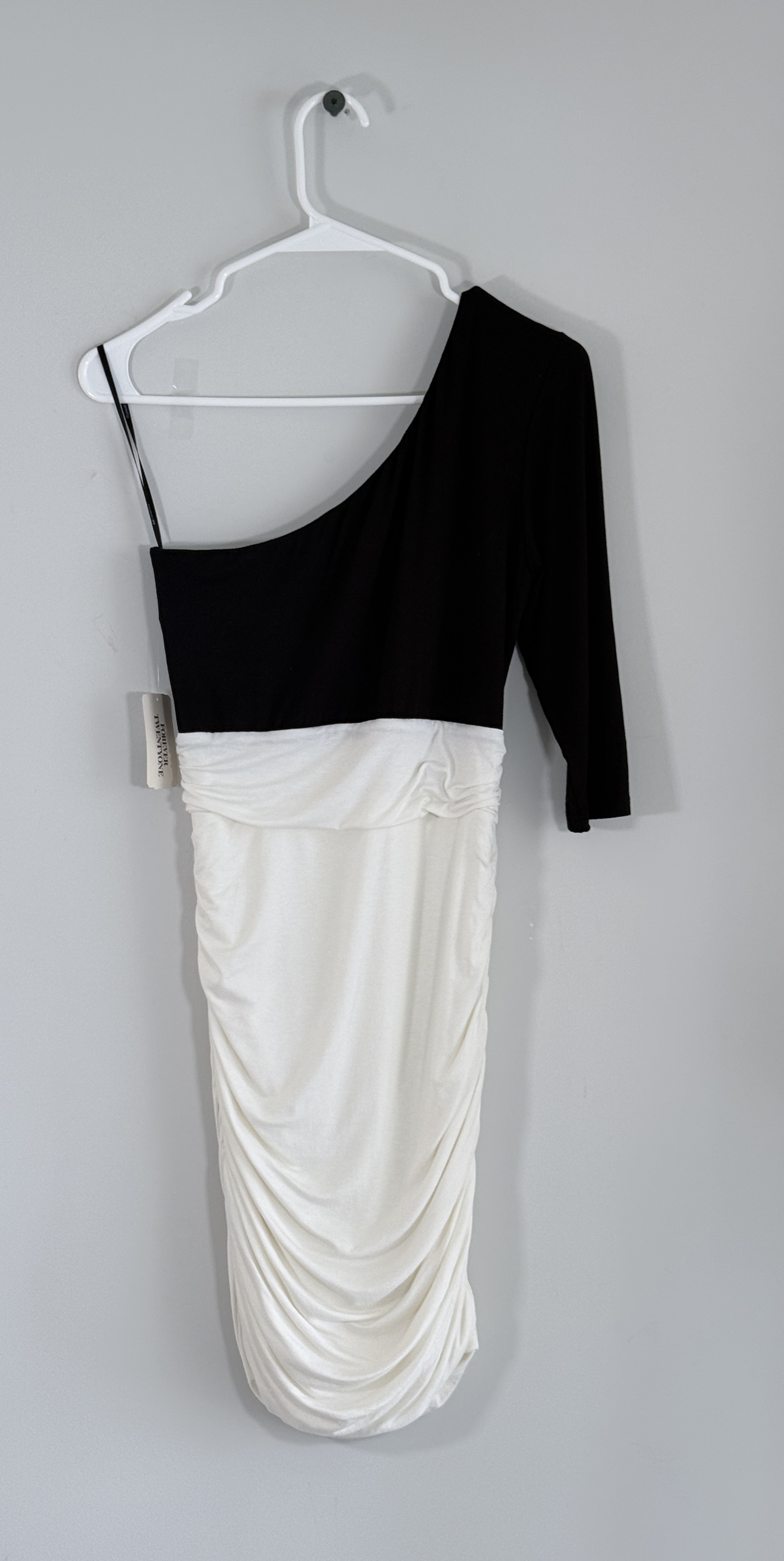 Forever 21 One-Shoulder Bodycon Mini Dress thumbnail 4