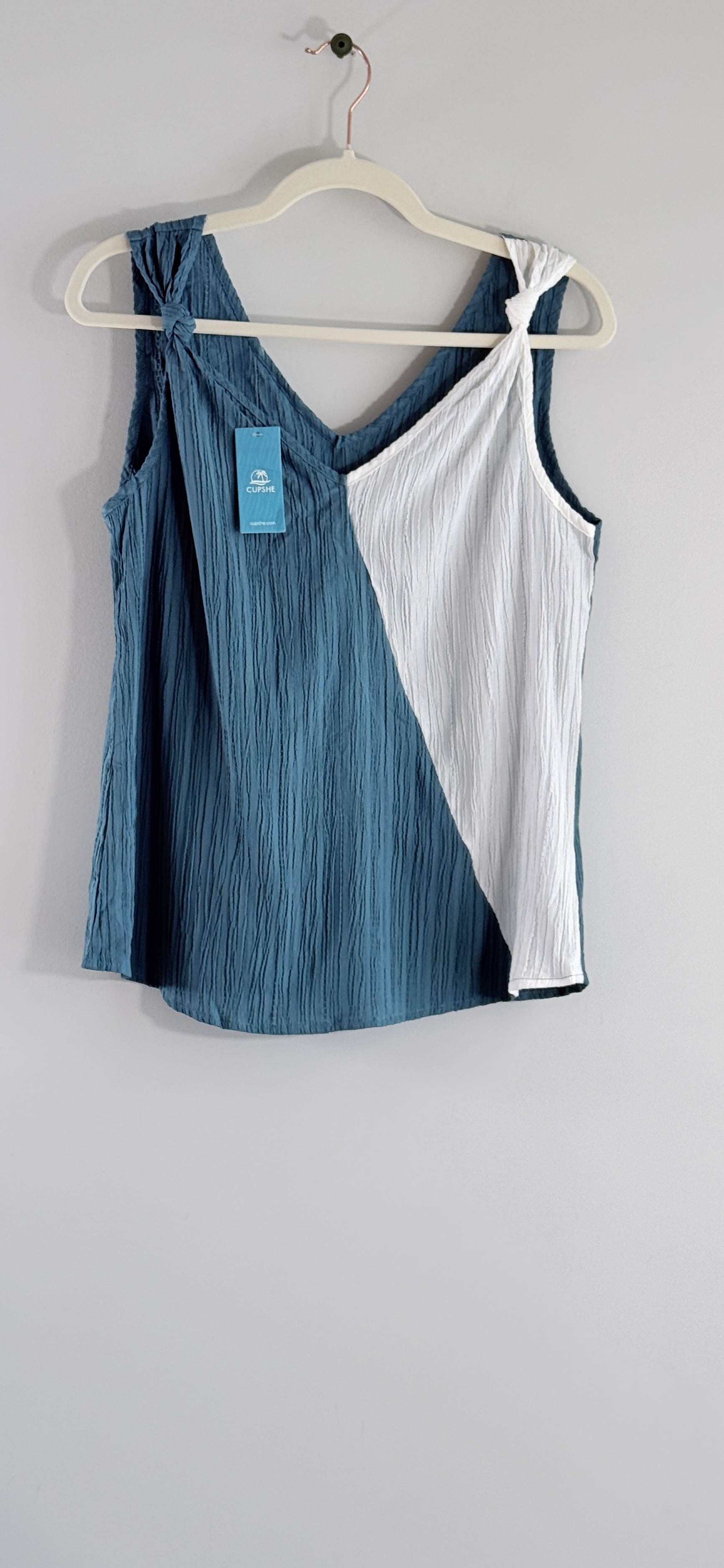 Cupshe Asymmetrical Colorblock V-Neck Cami thumbnail 2