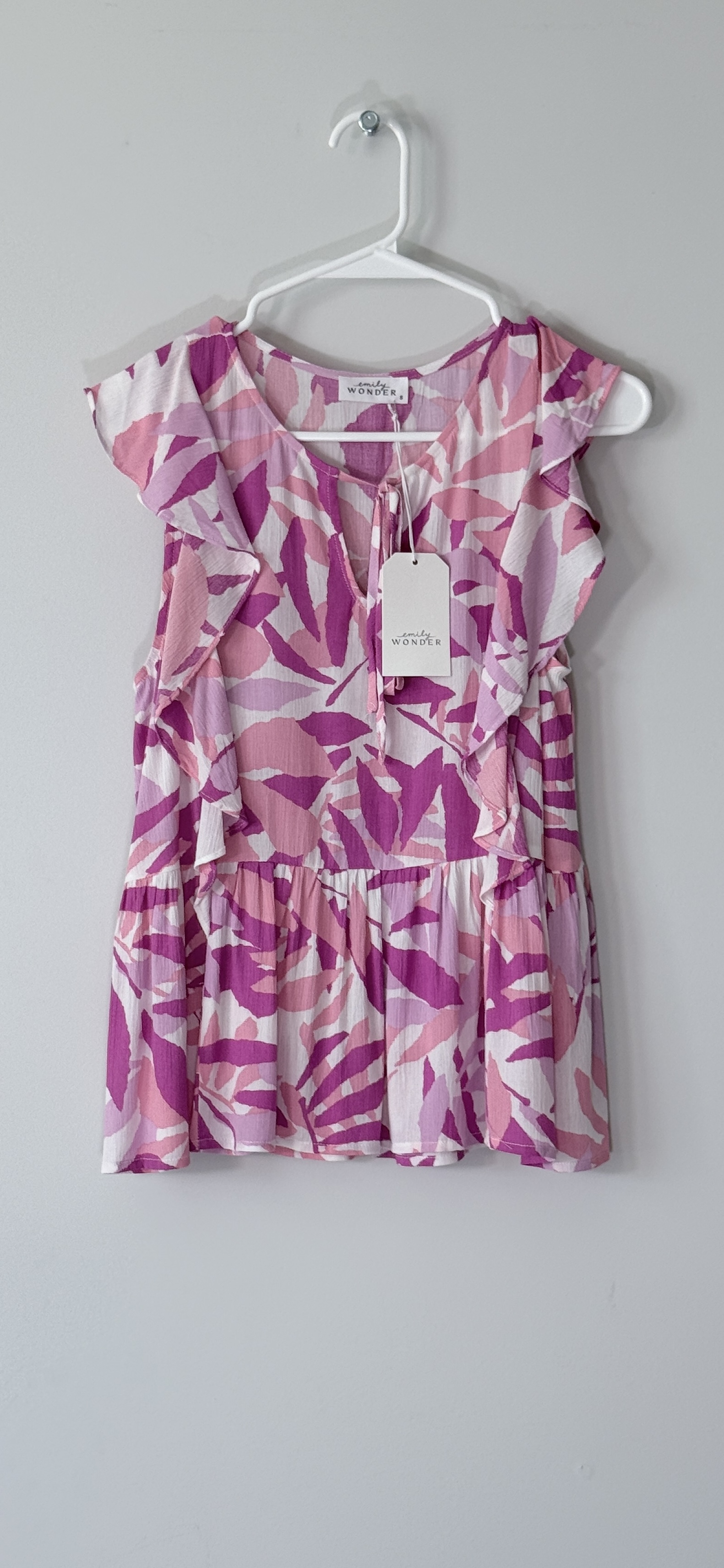 Emily Wonder Floral Cap Flutter Sleeve Peplum Top thumbnail 2