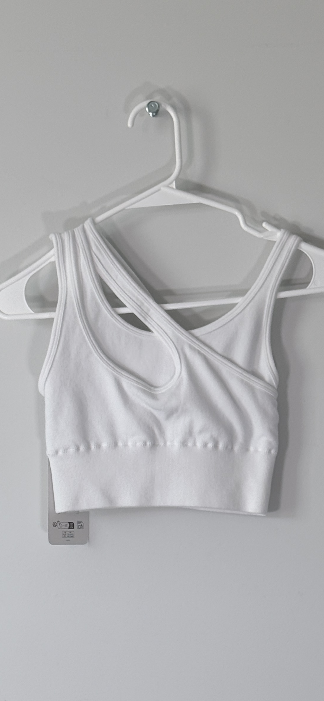 Bo+Tee Seamless Soft Rib Asymmetric Sports Bra in White thumbnail 3