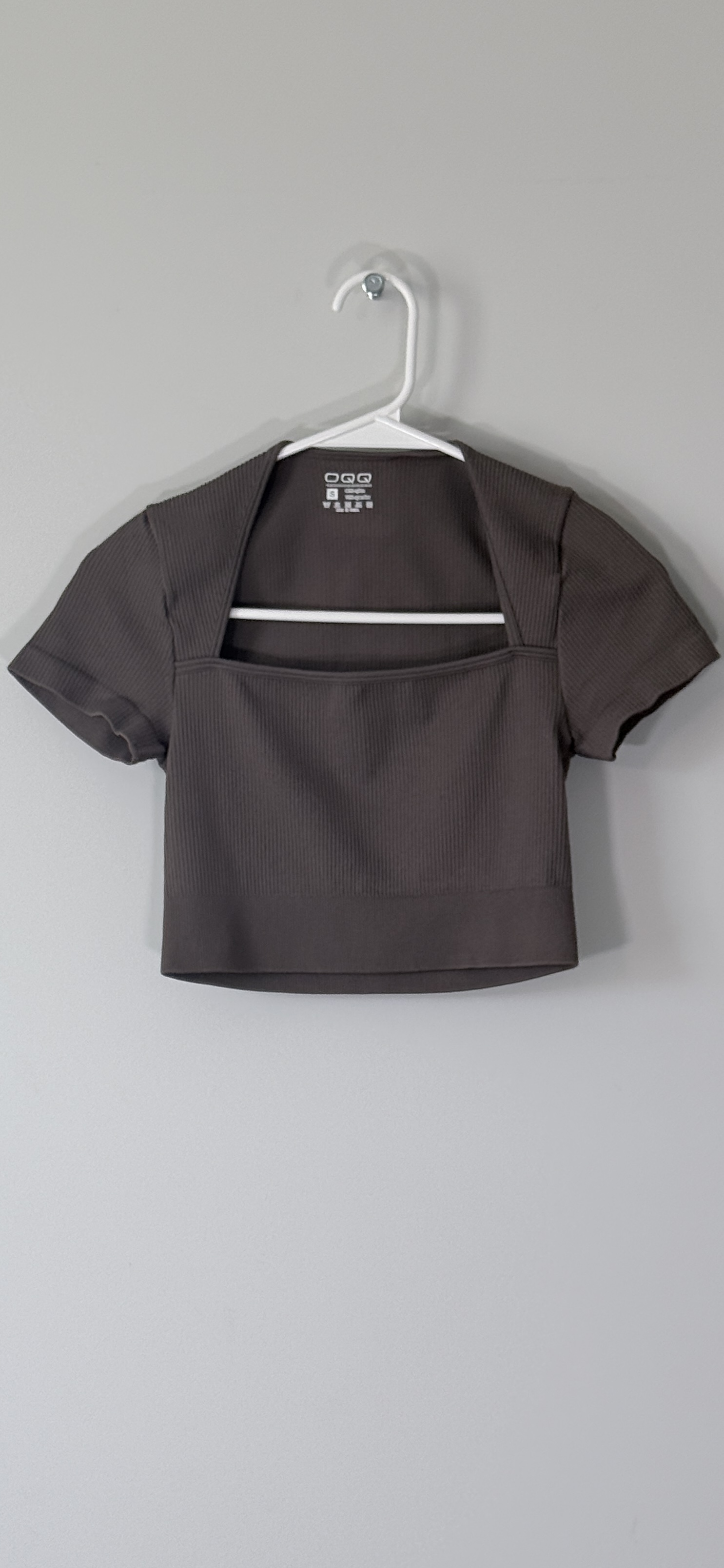 OQQ Coffee Brown Ribbed Short-Sleeve Crop Top thumbnail 2