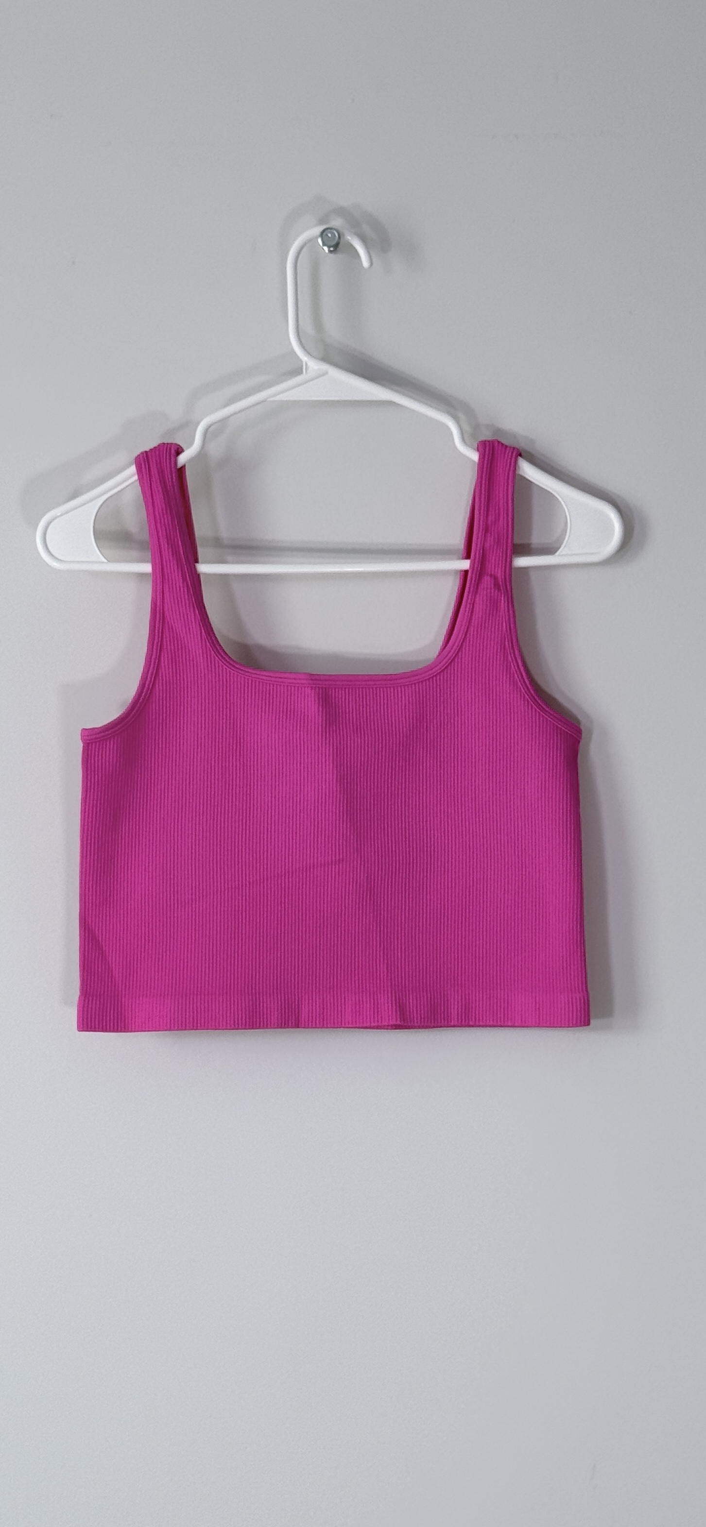 OQQ Women's Ribbed Seamless Workout Crop Tank Top thumbnail 2