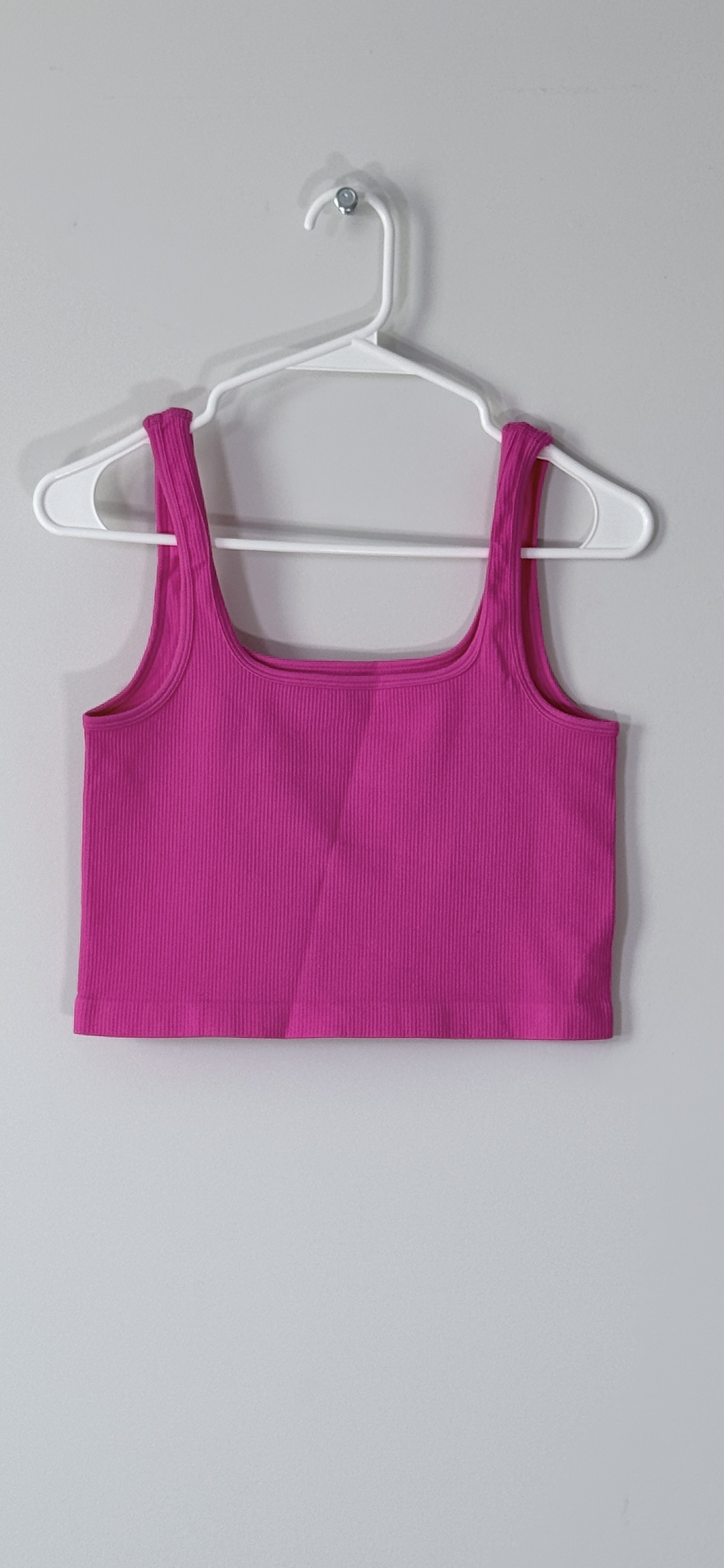OQQ Women's Ribbed Seamless Workout Crop Tank Top thumbnail 3