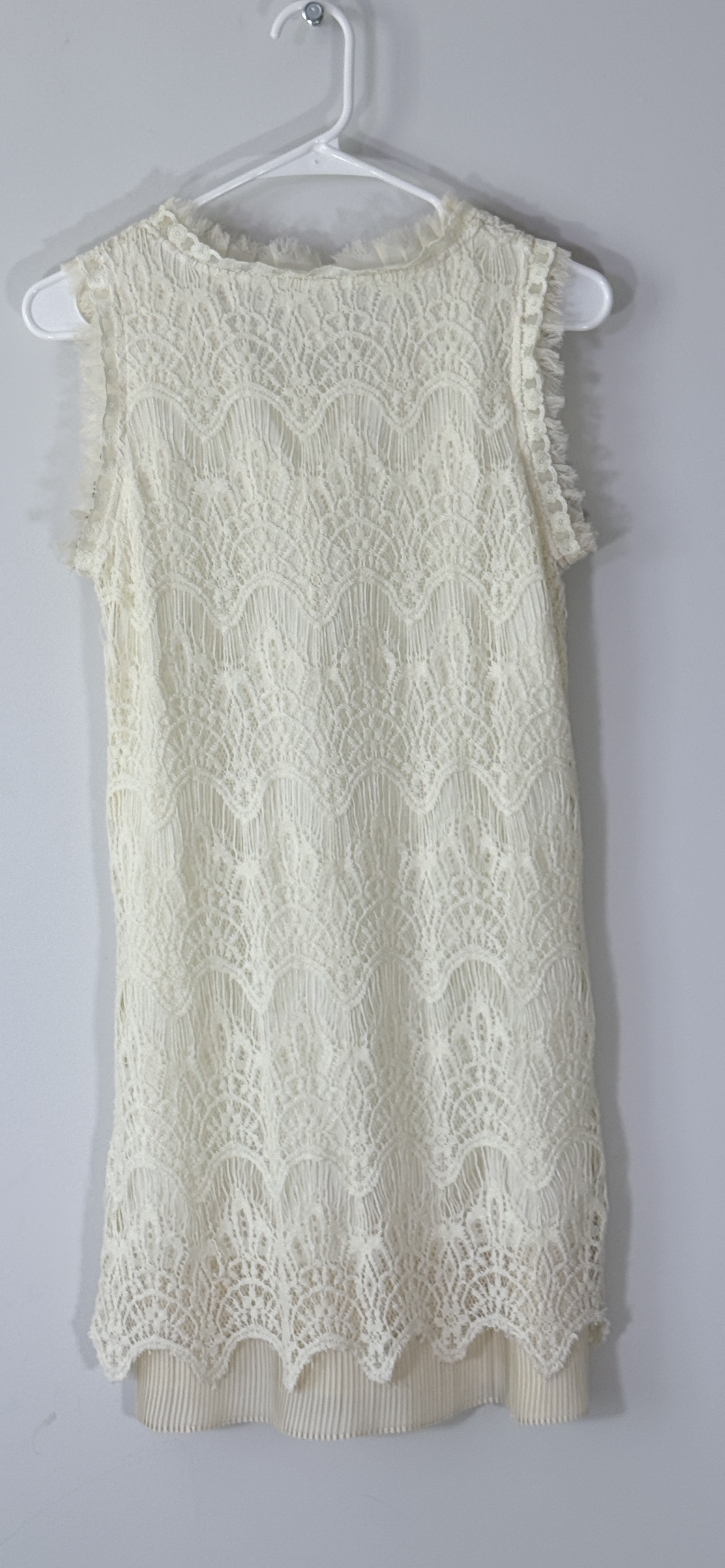 Deep or Shallow Tiered Wave Lace Sleeveless Mini Dress with Pleated Hem thumbnail 4