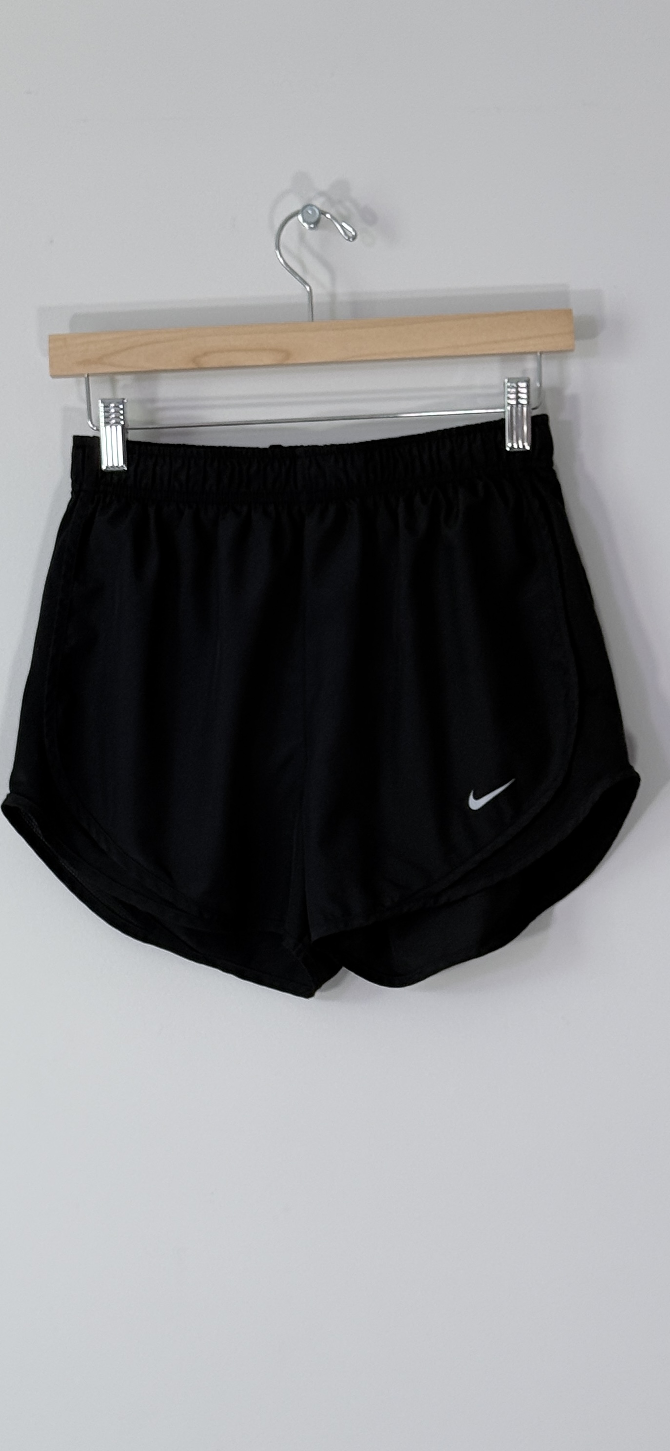 Nike Women's Tempo Dri-FIT Shorts thumbnail 3