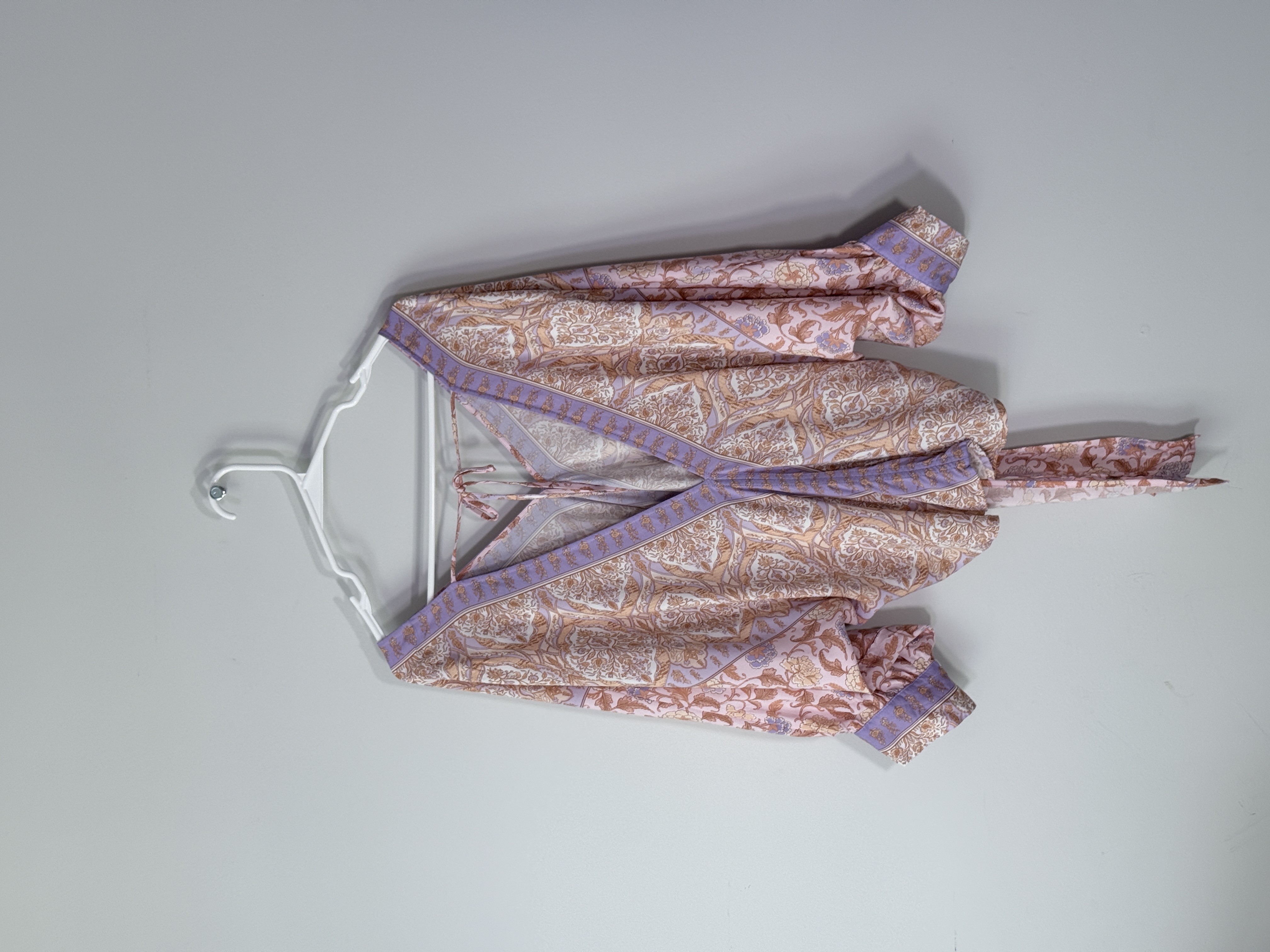Aakaa 3/4 Dolman Sleeve Tie Front Waisted Border Printed Top thumbnail 3