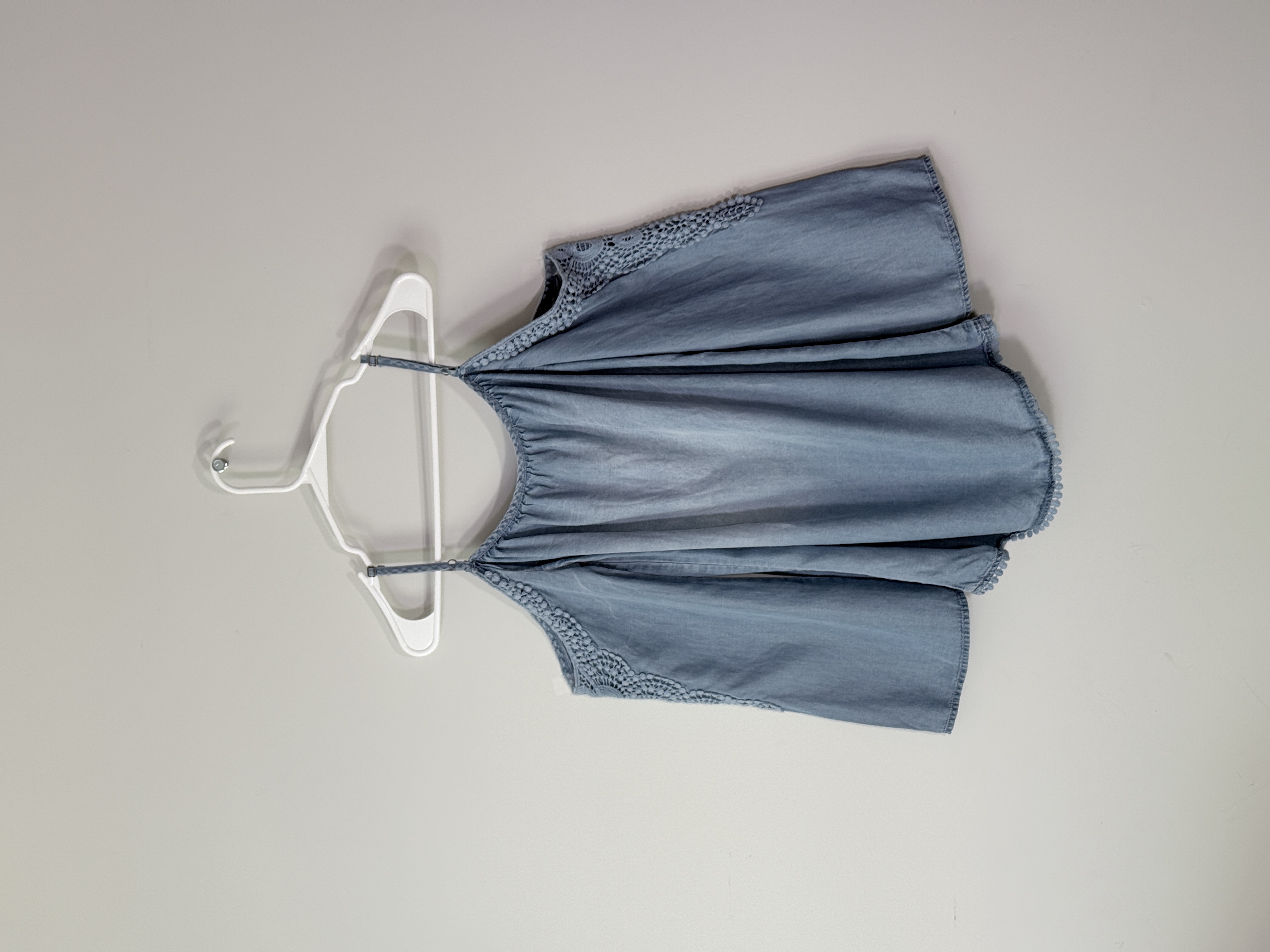 Knox Rose Cold Shoulder Crochet Top in Light Wash. thumbnail 5