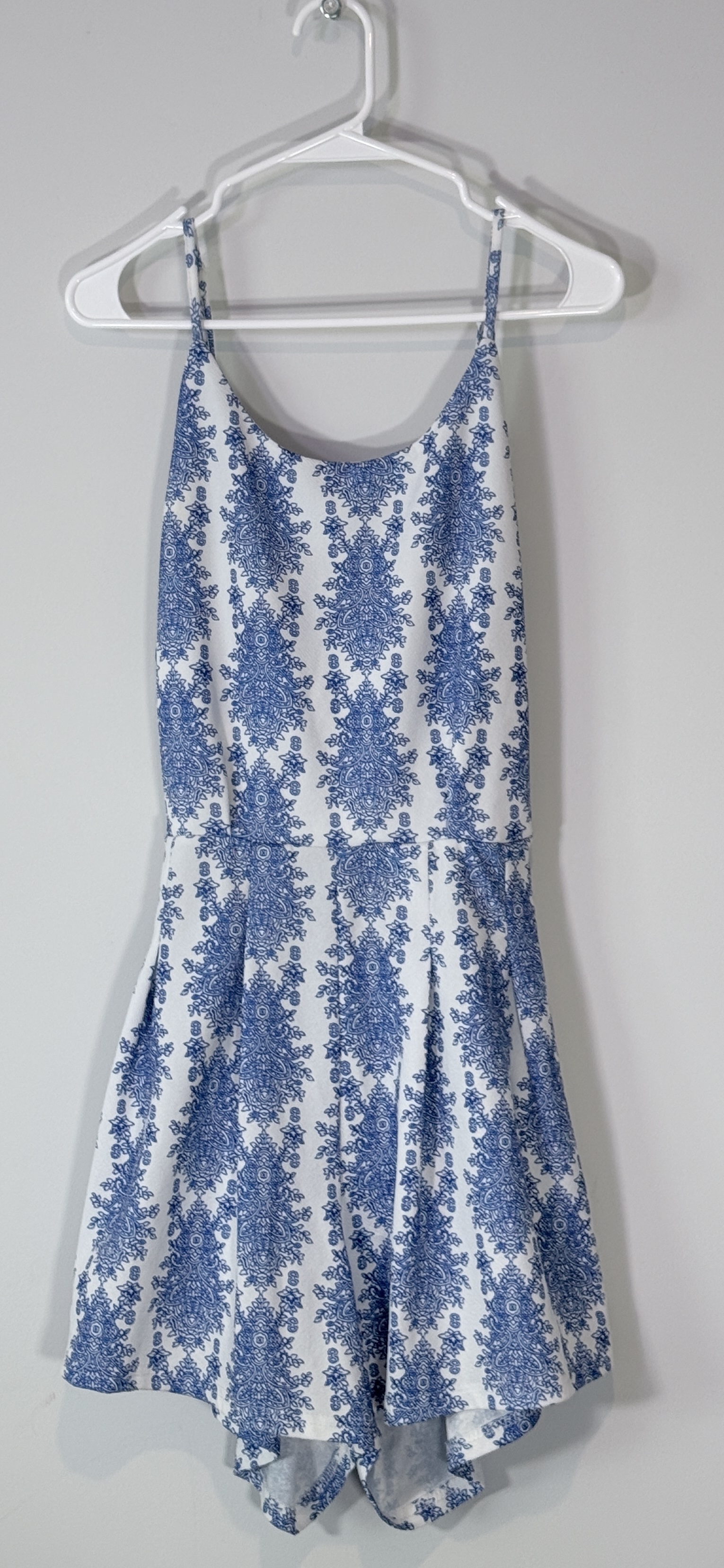 Women's Spaghetti Strap Backless Blue and White Floral Print Summer Romper thumbnail 3