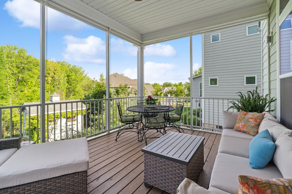 5301 Meadowcroft Way-07