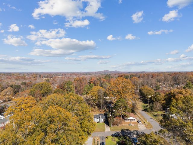 521 E Ohio Ave-07