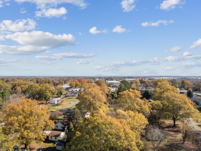 521 E Ohio Ave-09