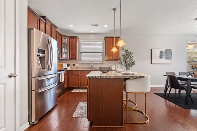 204 Planters Way-22