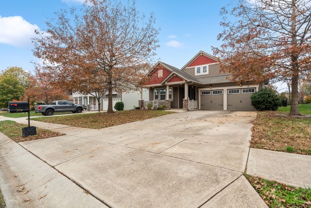 204 Planters Way-39
