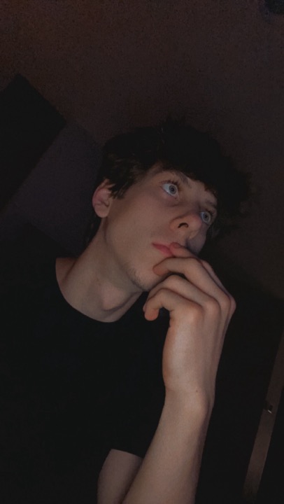 LuviFans profile picture for @llama