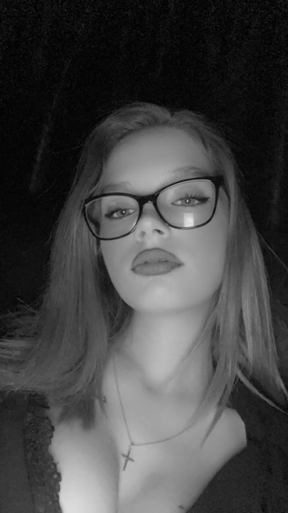 LuviFans profile picture for @elisabeta
