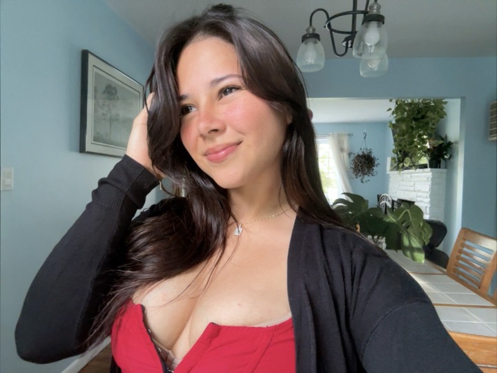LuviFans profile picture for @loved