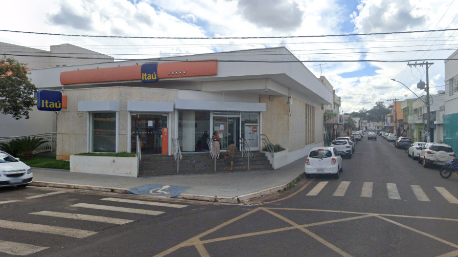 Itaú diz que fechamento de agência em Monte Carmelo faz parte de estratégia digital