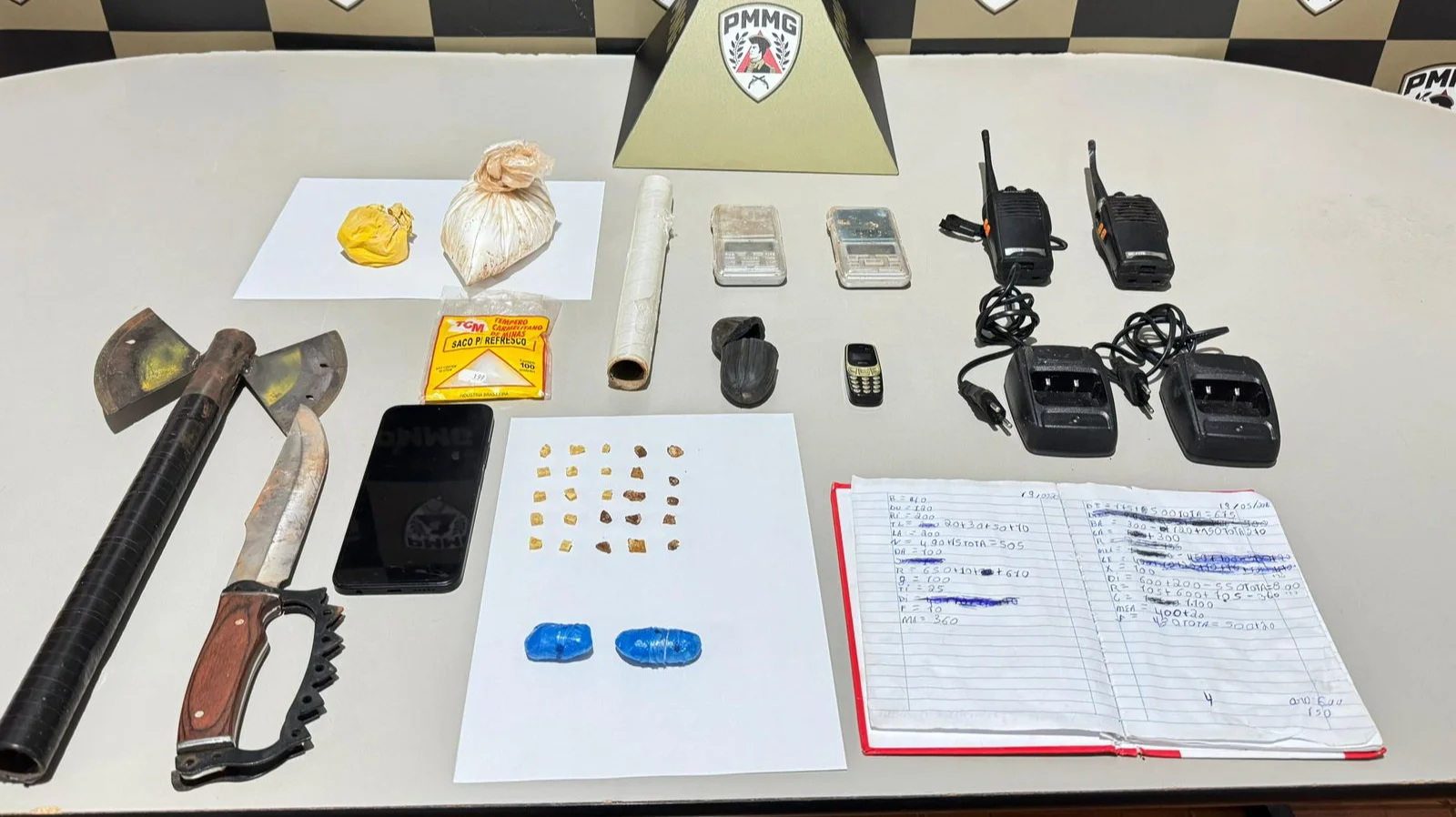 PM prende suspeito de tráfico e apreende caderno com detalhes das vendas em Monte Carmelo