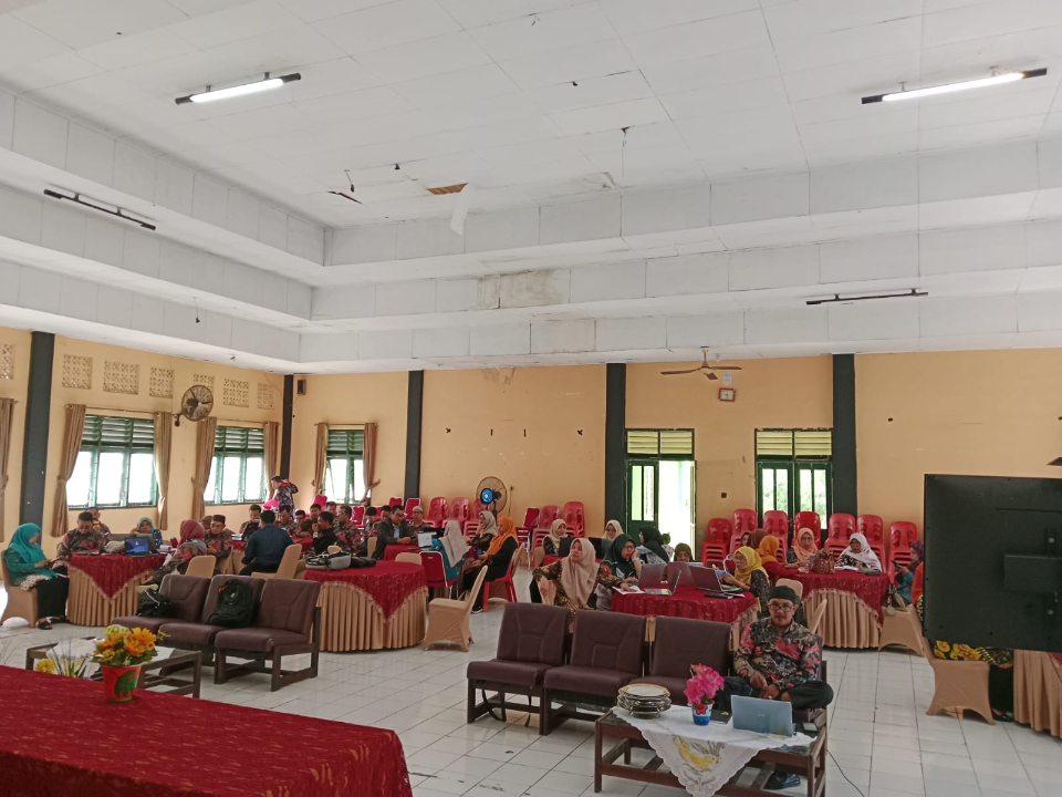 Melatih Guru dan Pimpinan Sekolah Applied Digital Skill GWSFE