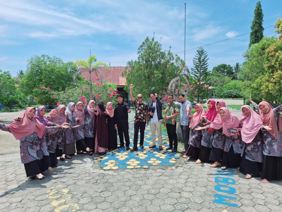 Melatih Guru Transformasi Digital dengan GWSFE