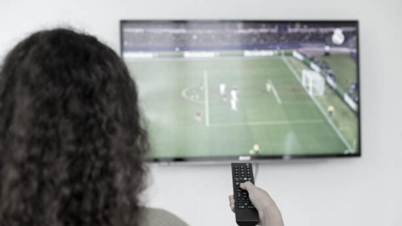Players Watching TV Can be a Great Coaching Tool