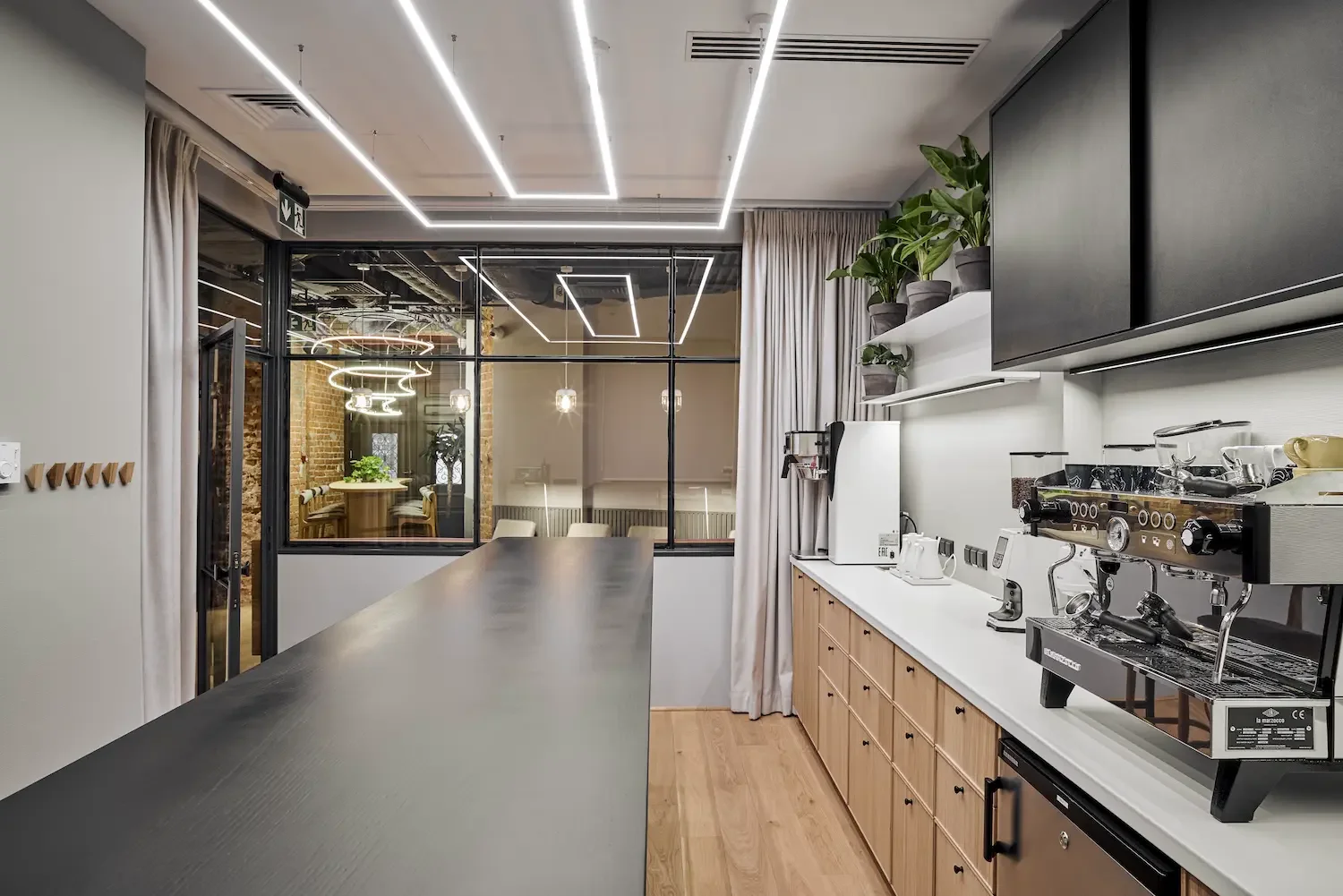Coffeedesk Próżna 7 – zdjęcie