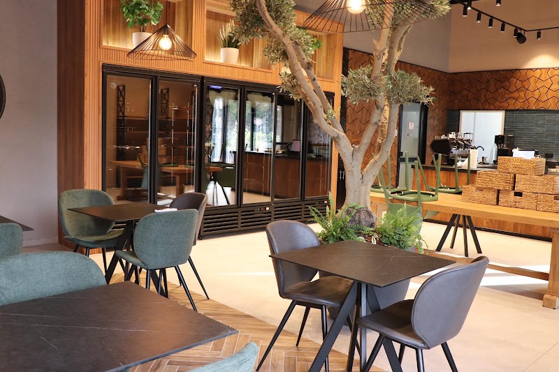 LA TAVOR – Café & Pâtisserie