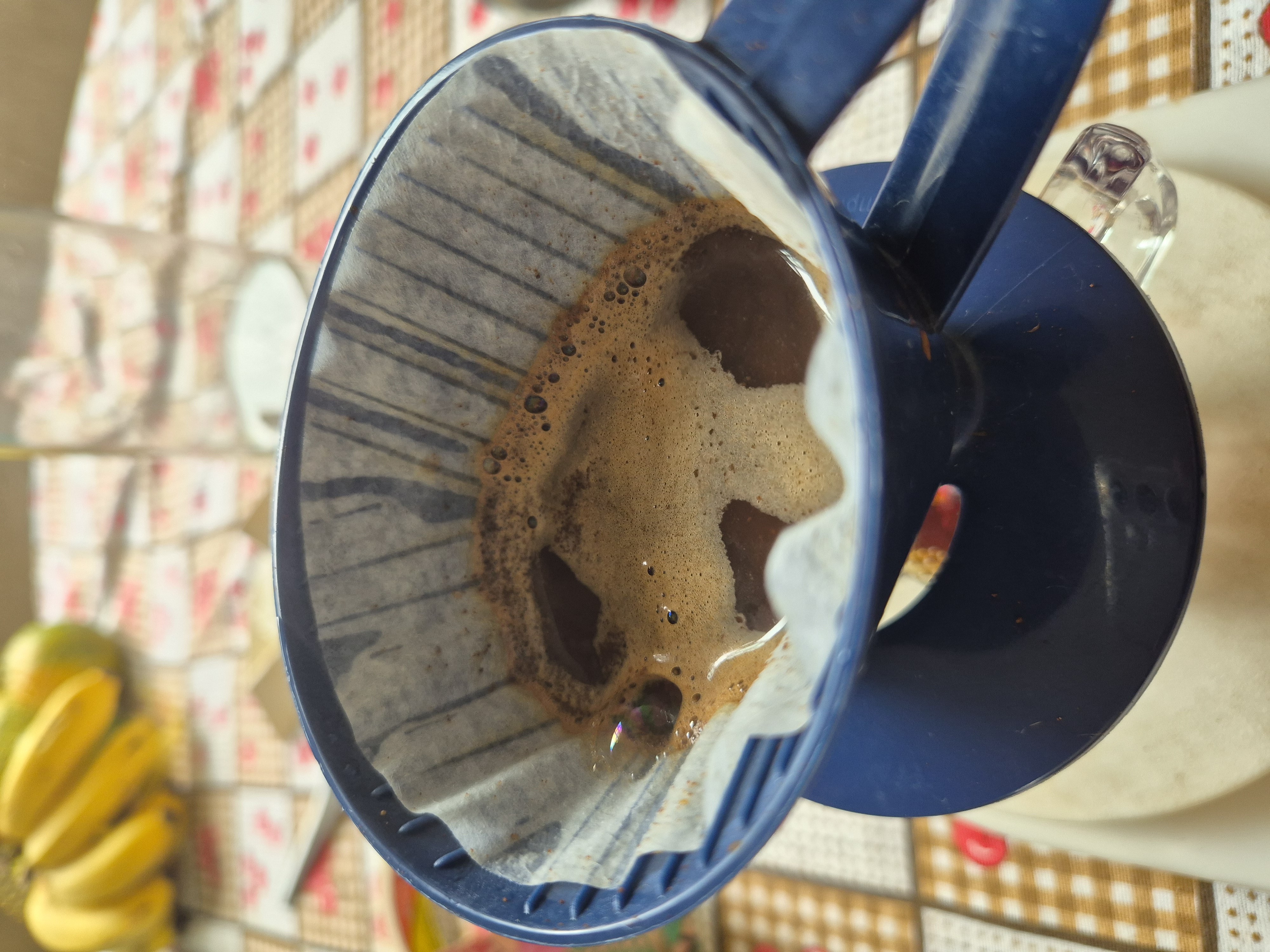 Hoje eu coei em 1:10 do mesmo café da última publicação, Borghese da Nolita Roastery. Ainda assim ficou muito bom, um pouco mais forte óbvio, as notas ficam mais presente e por mais tempo. Nem melhor, nem pior uma escolha mais concentrada, para um dia menos suave.