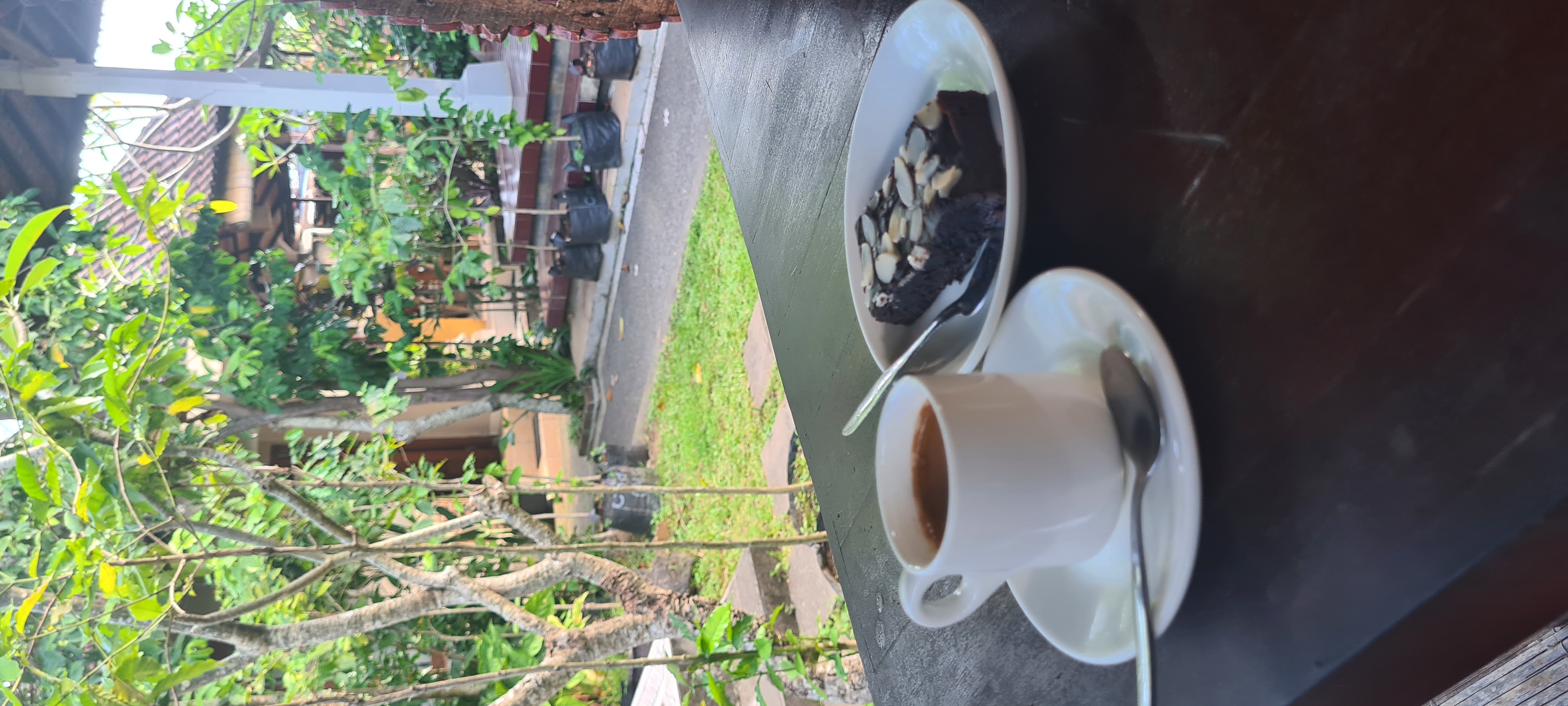 Café com brownie. Hoje pode! 😋