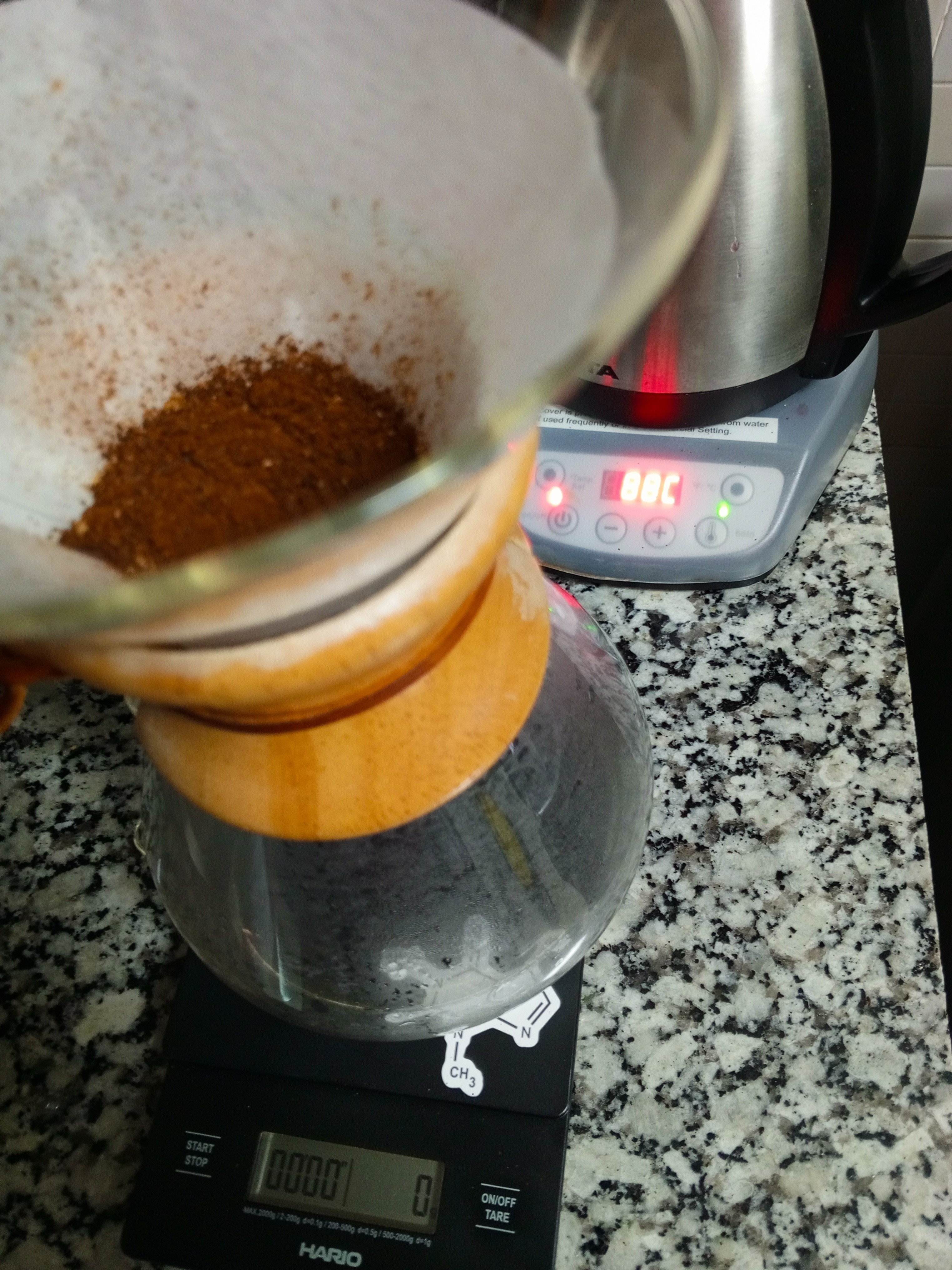 18 g + 340 mL @ 88 ºC 