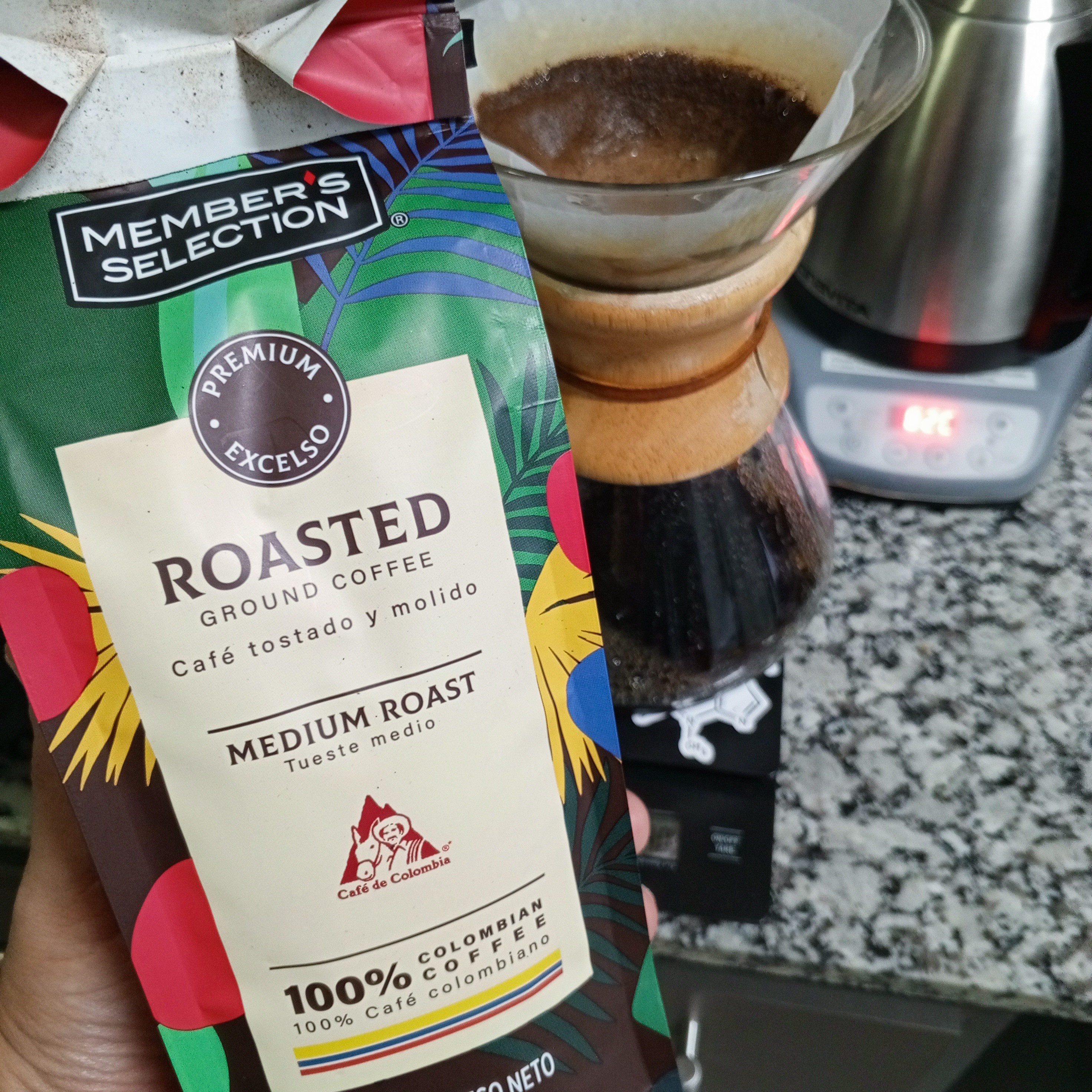 20 g + 345 mL @ 84 ºC

The things you do when you run out of coffee, you get adventurous and not in a good way. Preparing this was the worst invested 5 minutes of my life. One sip... Down the drain it went.
