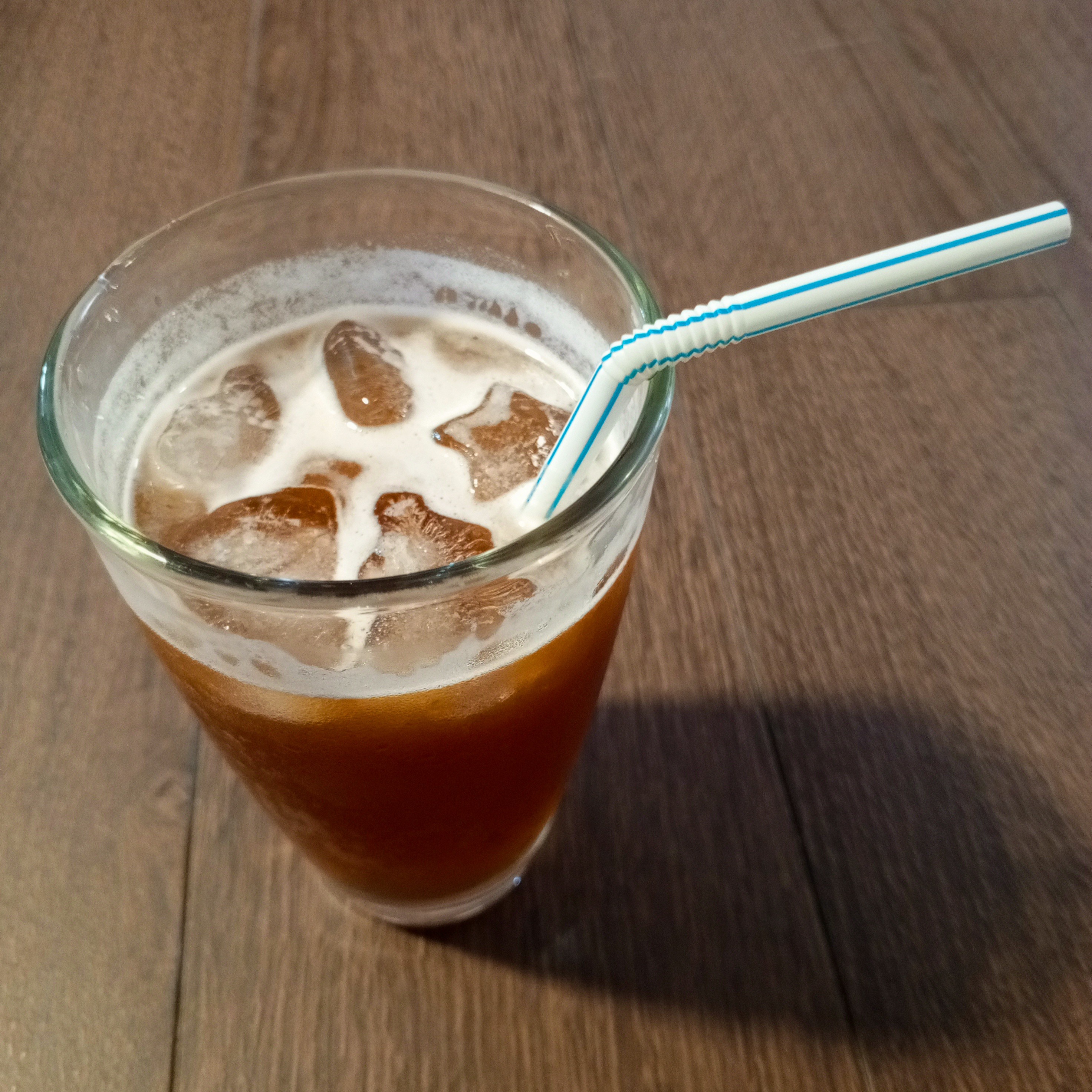 Still testing the versatility of this cold brew, ow with a Lemon Honey Refresher. Grab a glass, top it with ice, add freshly-squeezed lemon juice, honey and cold brew. Stir vigorously and enjoy!