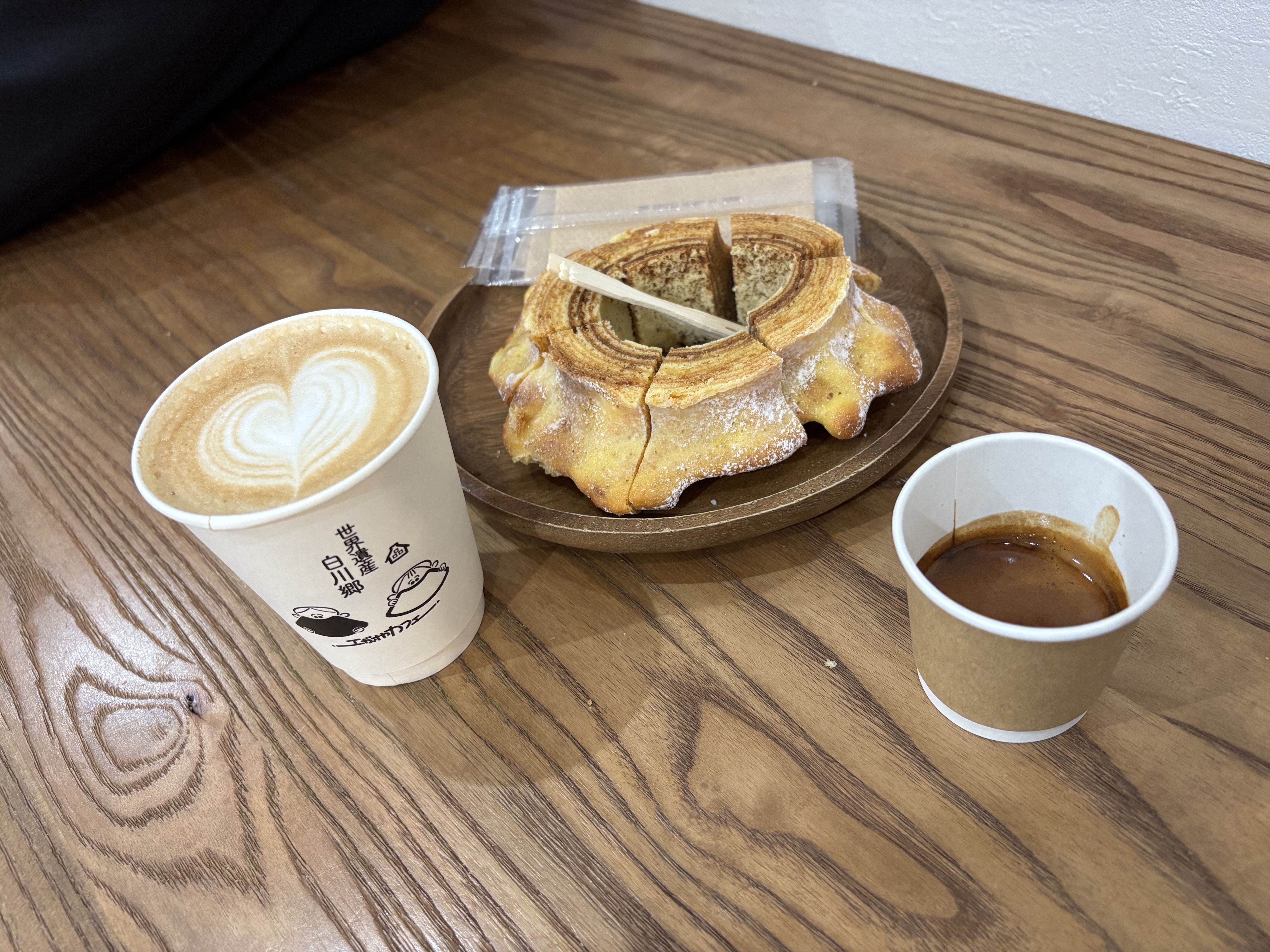 perfect espresso and latte : ❤️🇯🇵

baum cale made with rice flour is very special