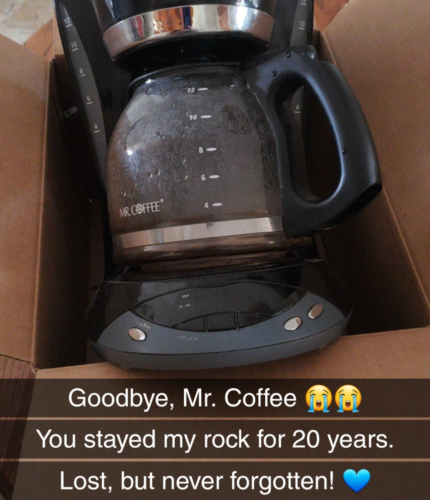 🌟 COFFEE & MEMORIES CHALLENGE 🌟
😅 Lol Back when my first Coffee Machine died...
It was a Mr. Coffee 12-cup programmable automatic drip. It lasted a really long time! It was a good machine!