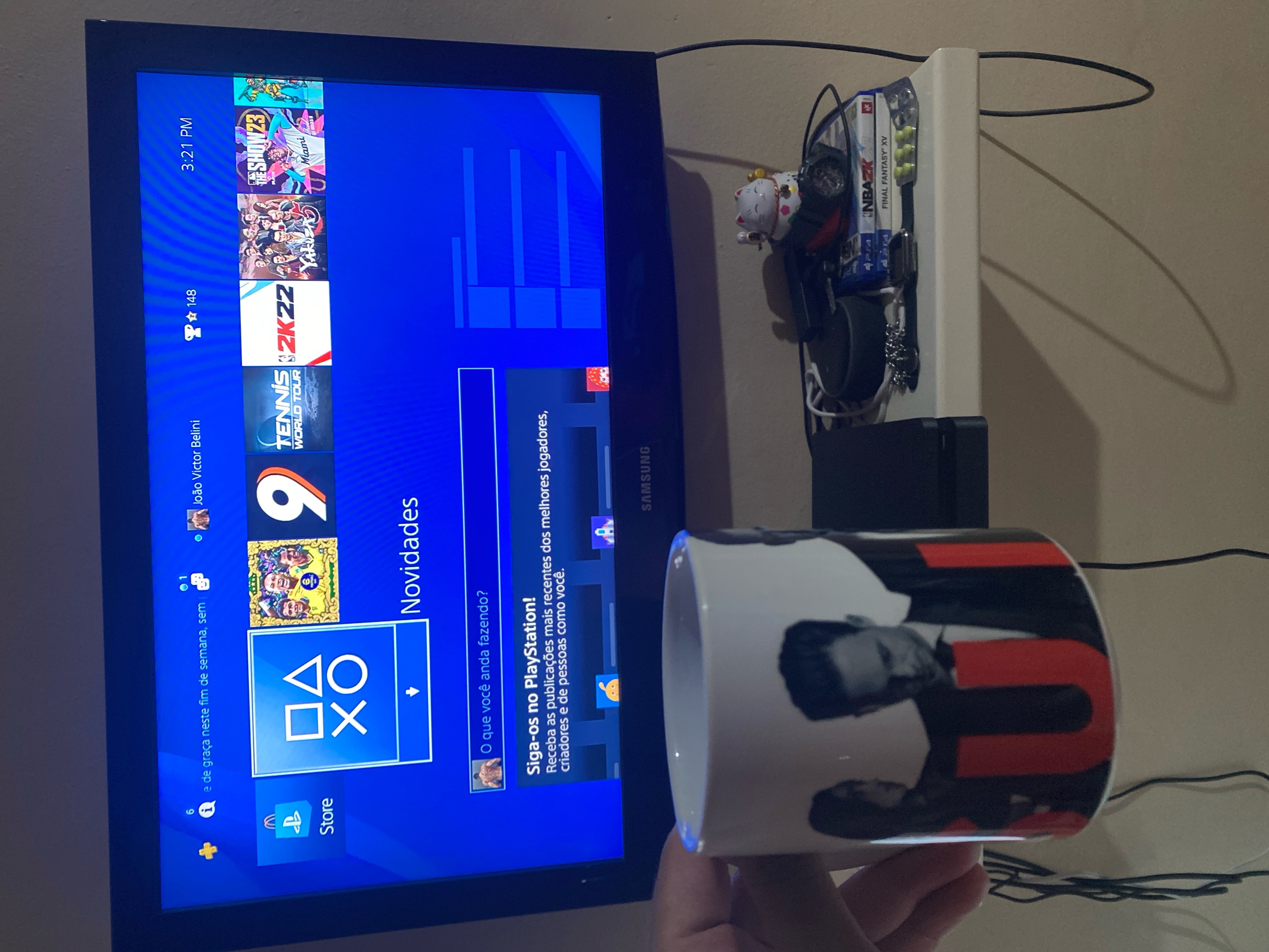 Café + Playstation= Descanso e Felicidade ! 🎮☕️