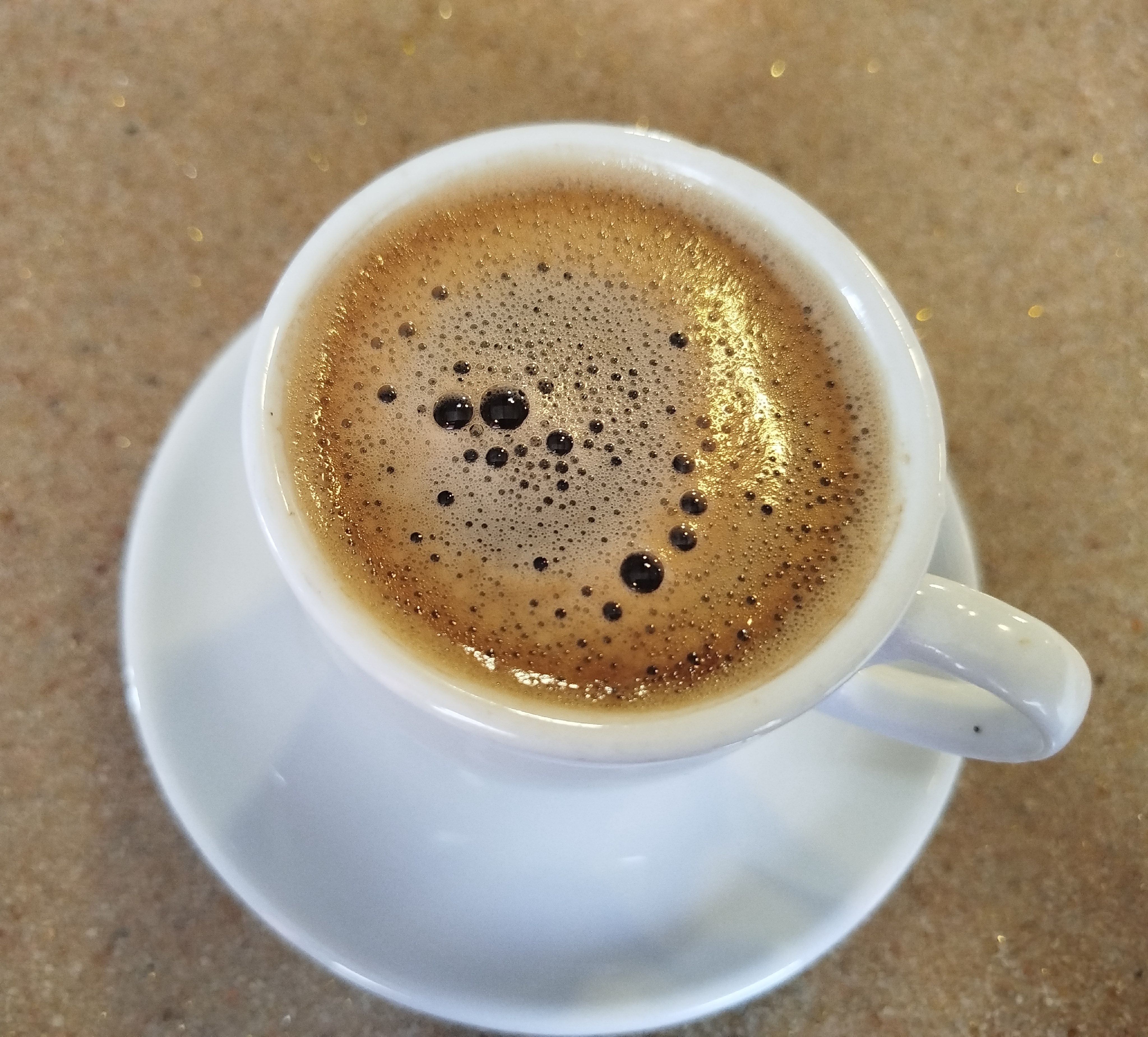 ✨Un néctar para tu tarde: si por favor, una taza de café energizante. 