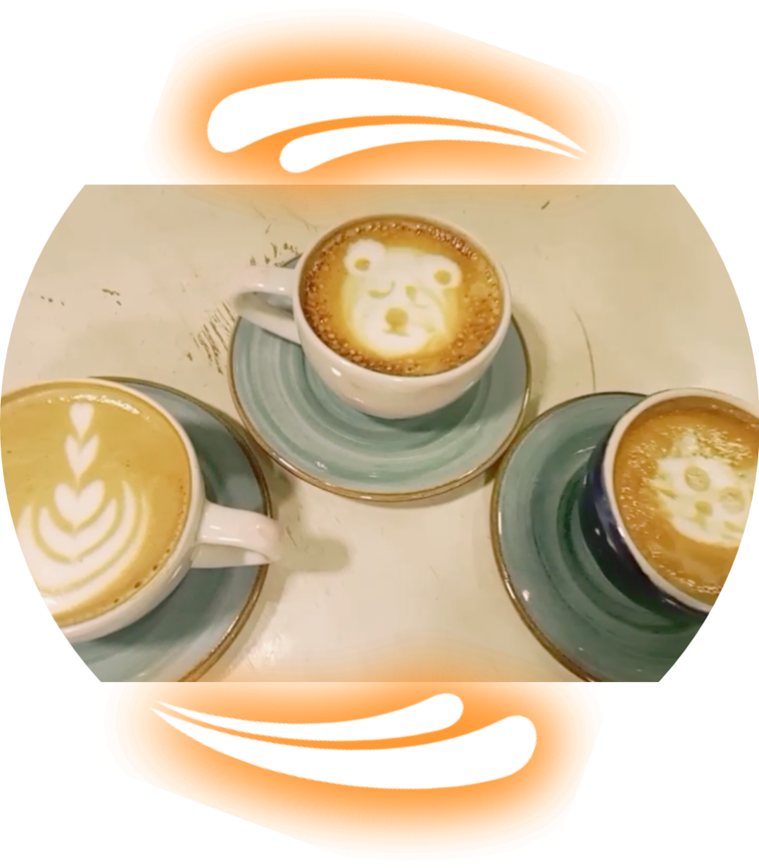 Bogotá 🌦️15°C~Castillo del Mono Osorio| Entre espuma y risas, construimos un momento perfecto con tres capuchinos, amigas compañeras e infinitas conversaciones. 🧡☕