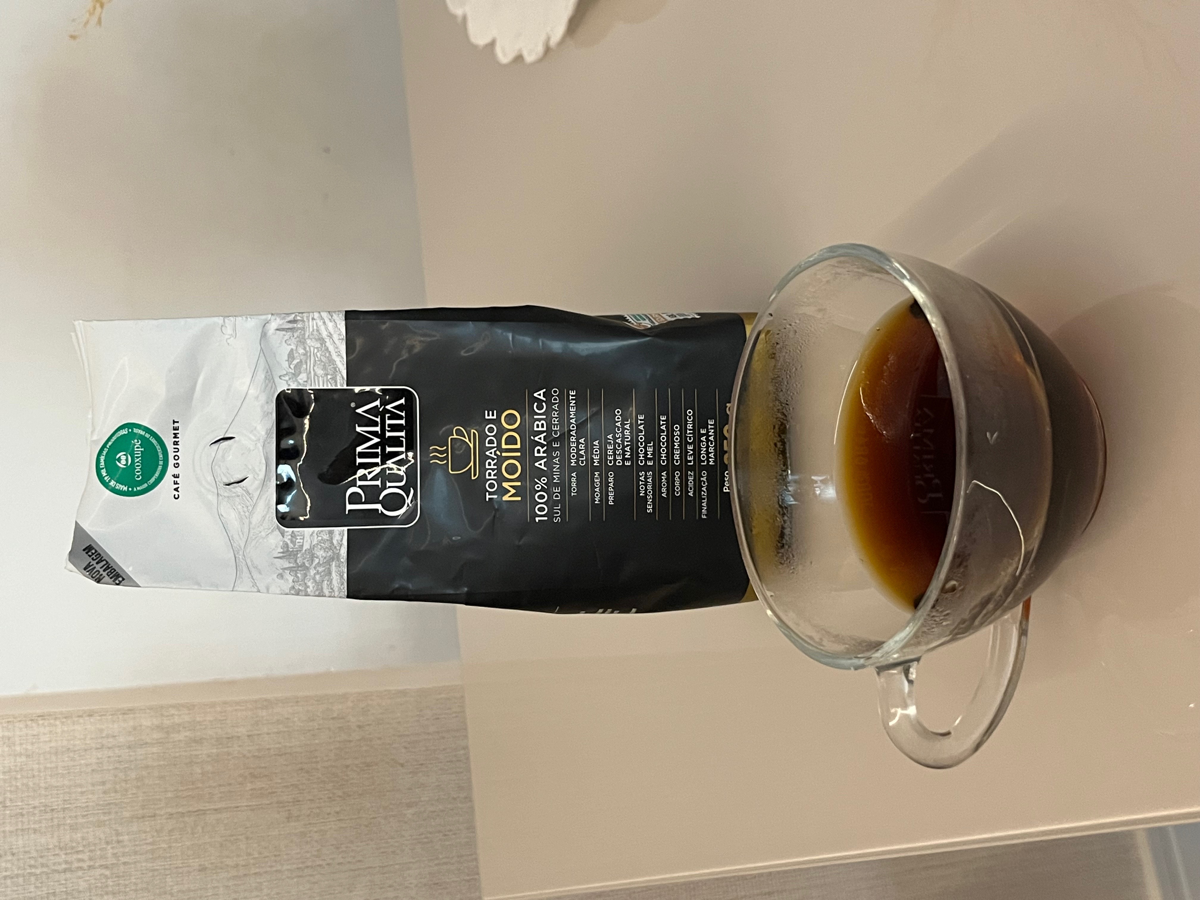 Café mediano, com aroma e sabor discreto. Fiz inicialmente 6g/100mL porém o amargor ficou bem nítido, com isso reduzi para 5,5g/100mL e melhorou bem. 