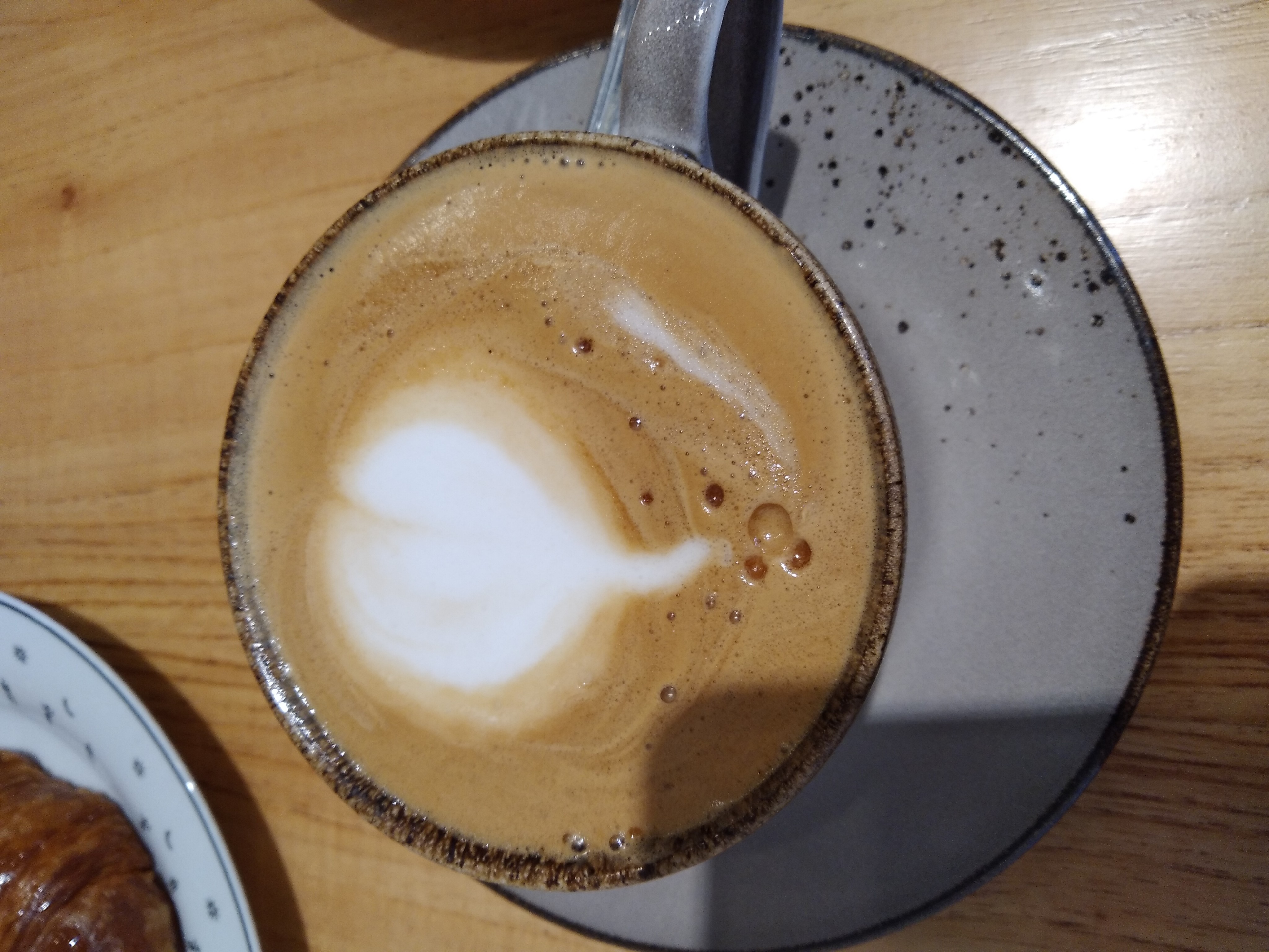 Palermo - Buenos Aires - Argentina 🇦🇷
Café cortado con leche almendras