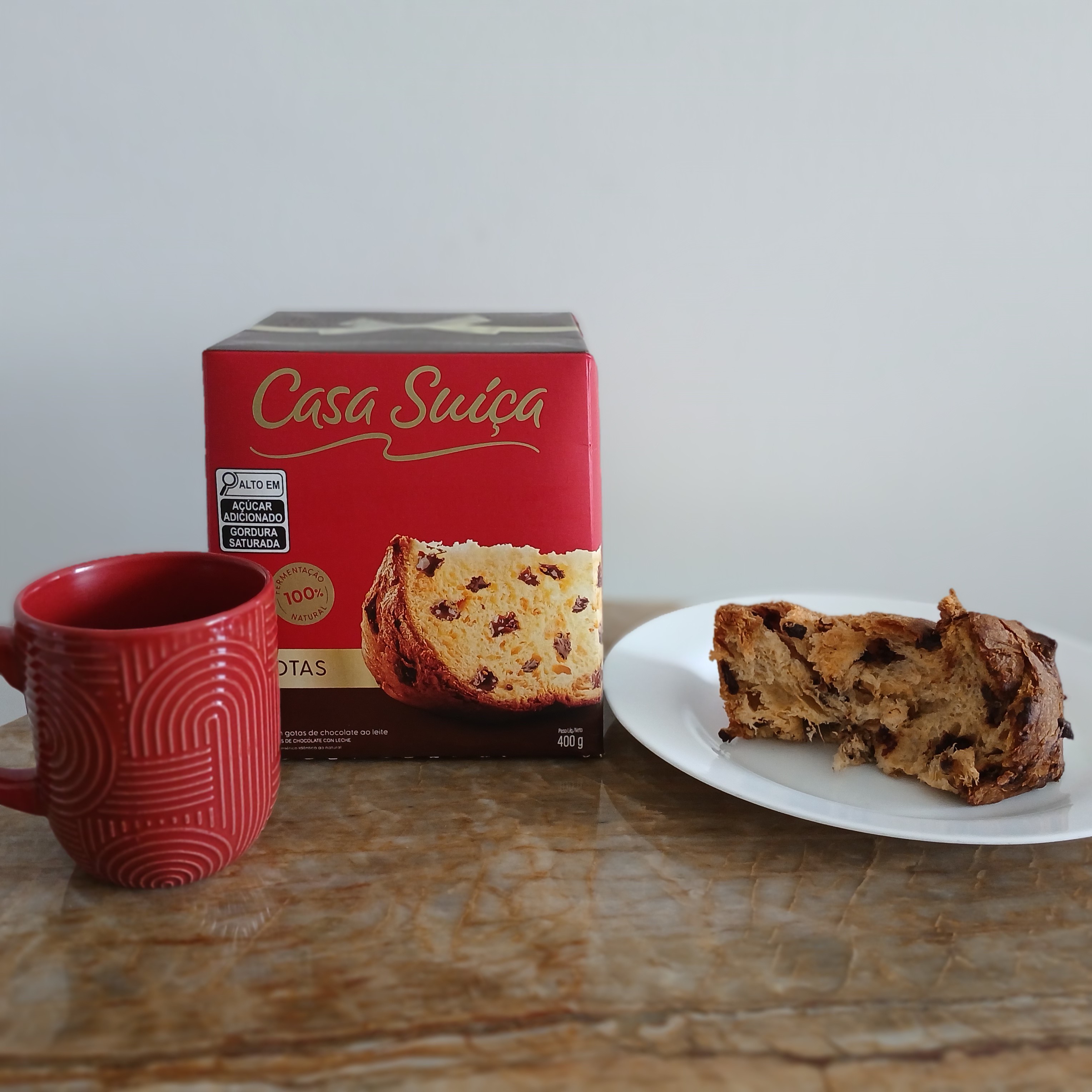 Quem encontrar esse panettone com gotas no Brasil compre. É muito bom  ;)