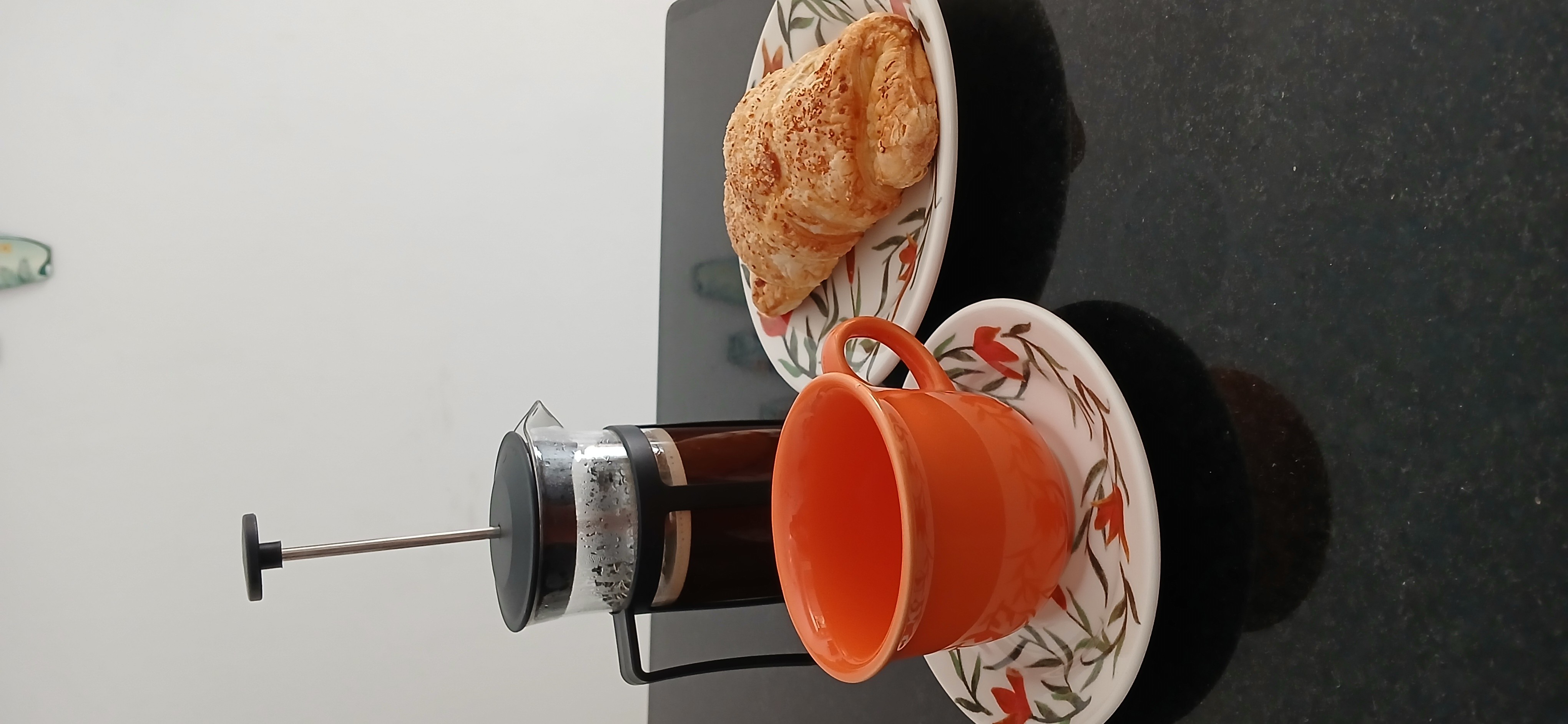 🥐☕️✨️✨️