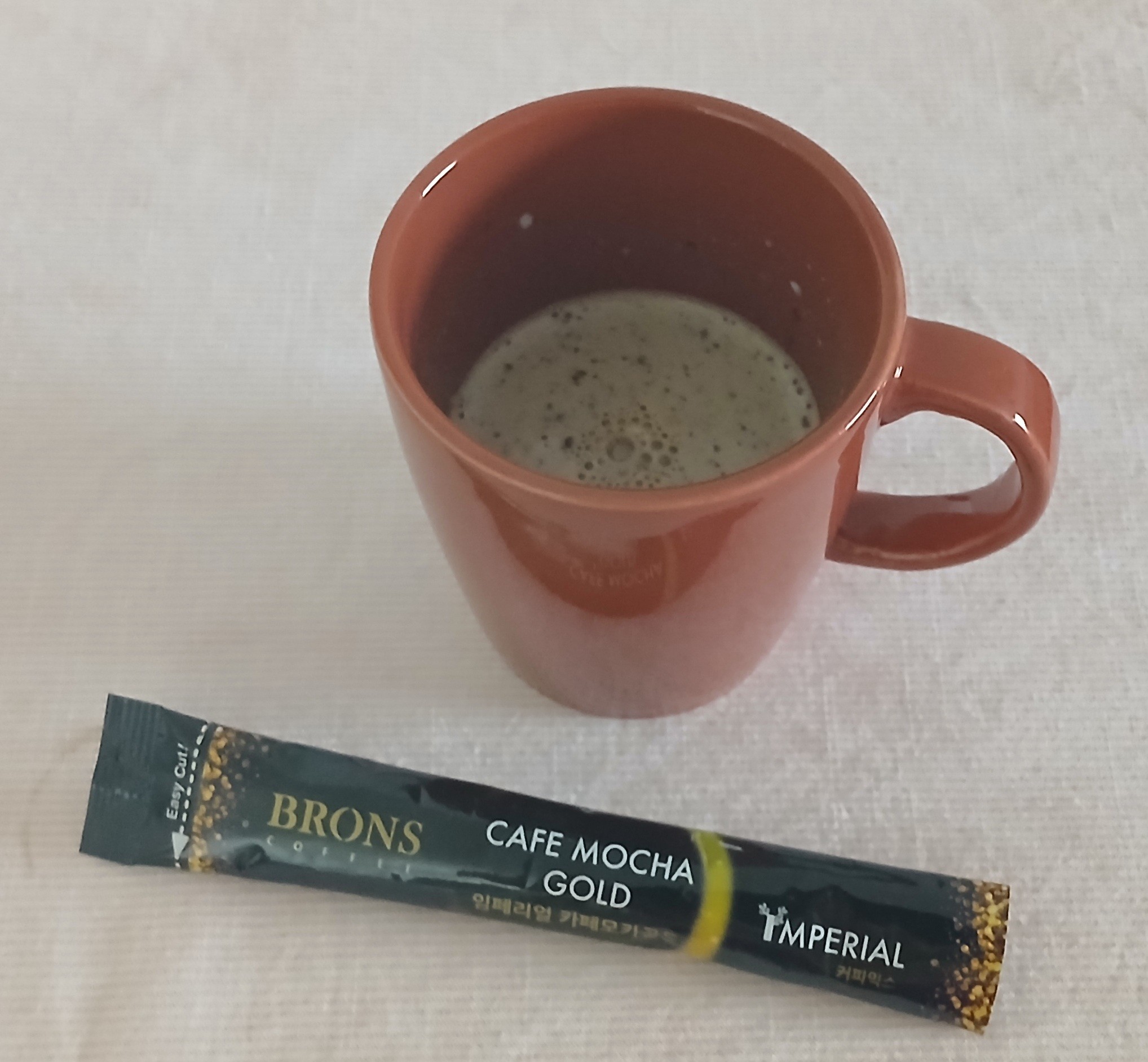 Da série: provando cafés asiáticos. Esse ganhei num restaurante coreano daqui.
From Korea 🇰🇷
Brons mocha gold imperial
