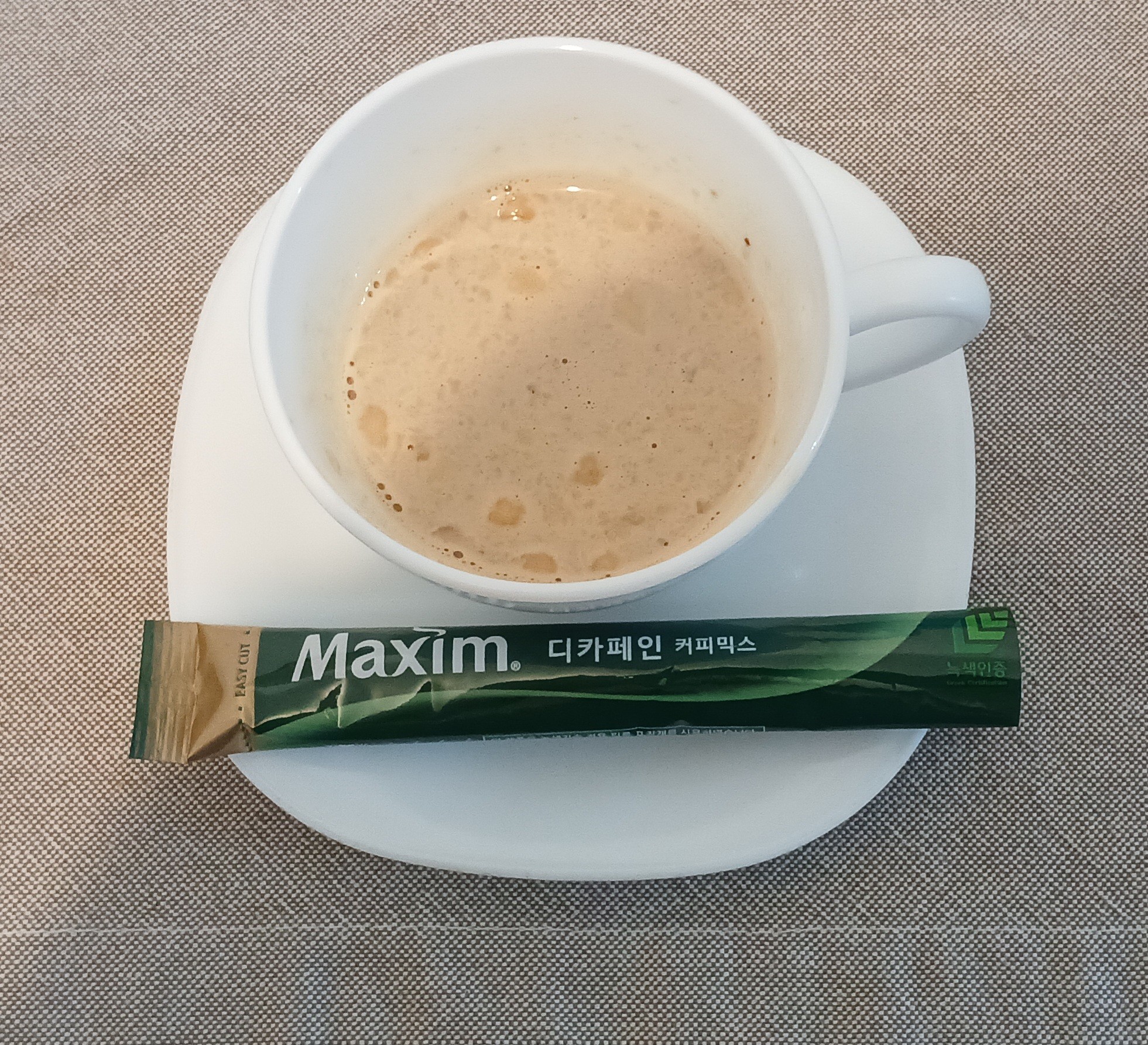 Da série: provando cafés asiáticos.
From: South Korea 🇰🇷
Maxim Mocha Gold Mild (verde)